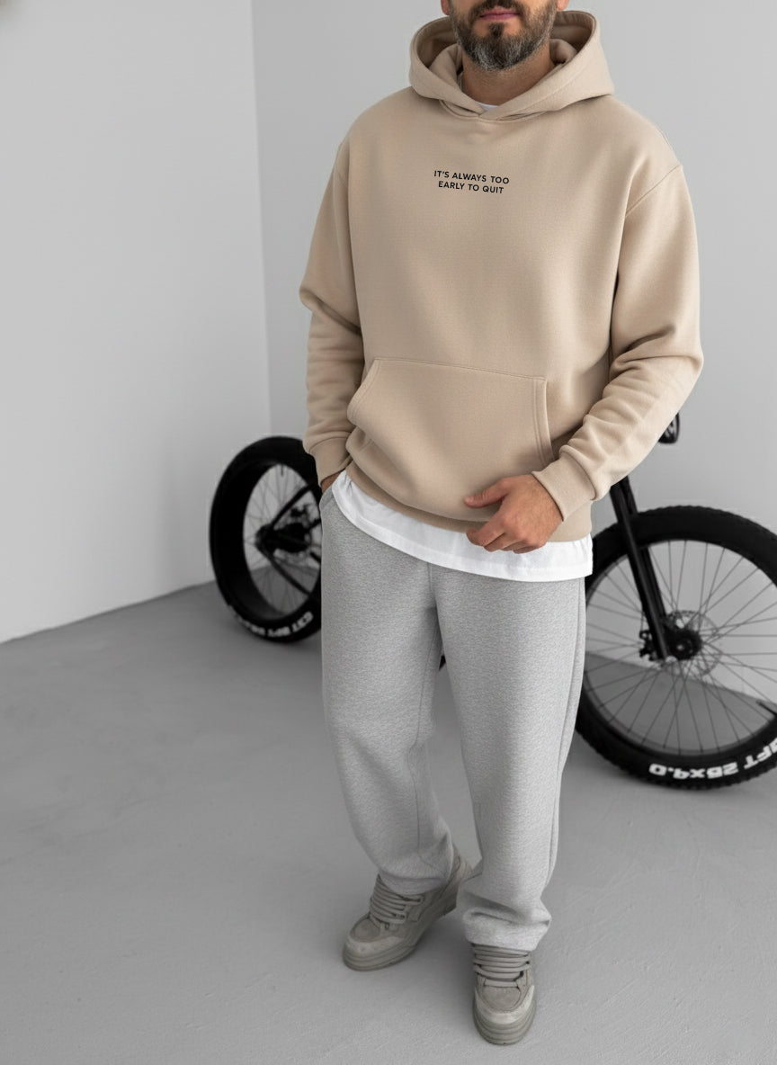 Never Quit Motivational Hoodie - Beige Broek