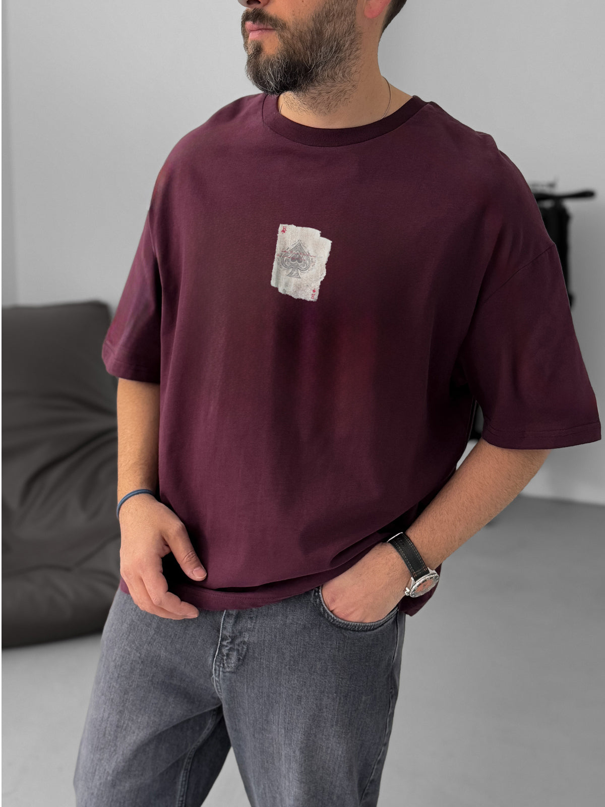 Burgundy "R of spades" printed Oversize T-Shirt