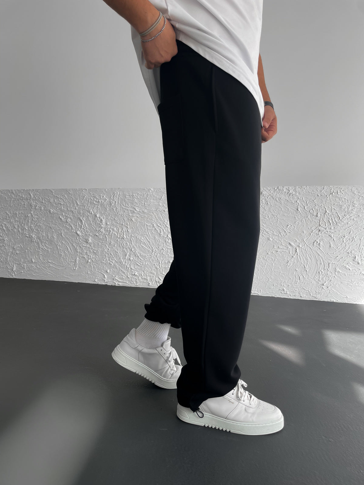 Black "Essence" Printed Summer Sweatpants - Broek