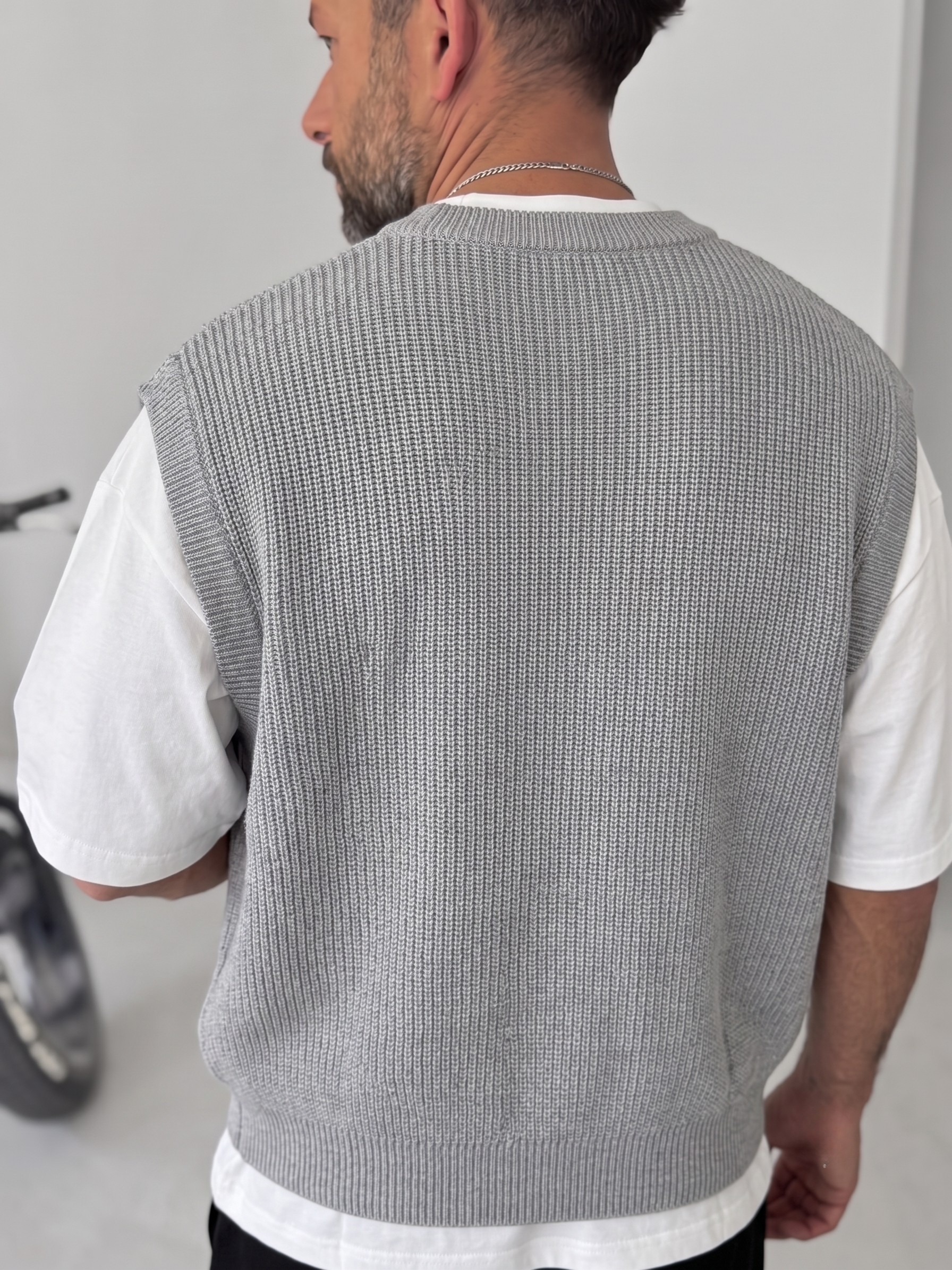 Grey Sleeveless Knit Vest – V-Neck