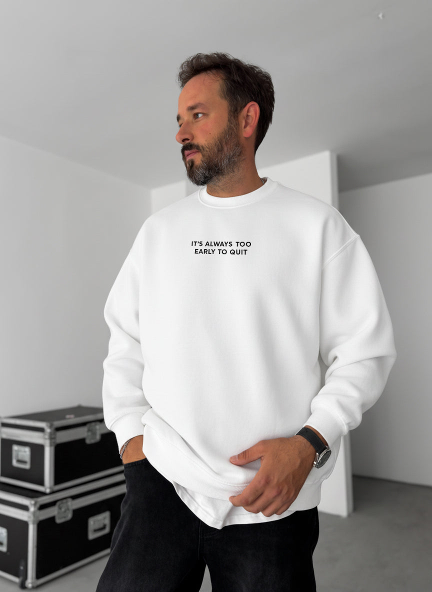 Never Quit Motivational Crewneck - White Broek