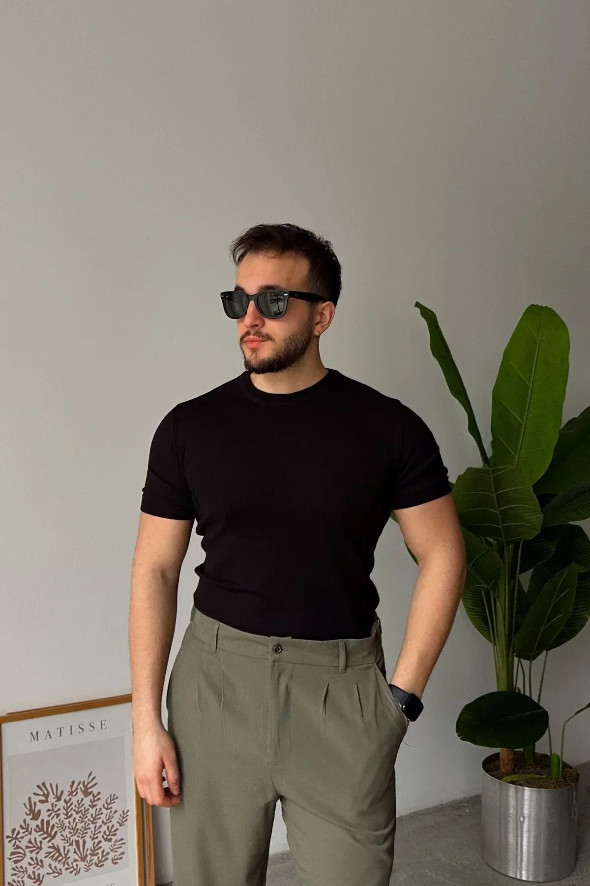 Black Crewneck Knitted Tee