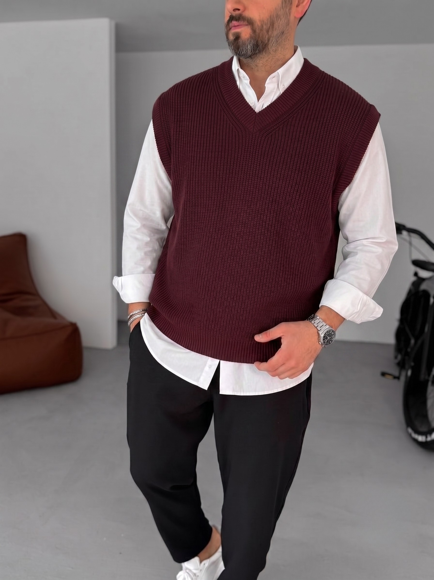Burgundy Sleeveless Knit Vest – V-Neck