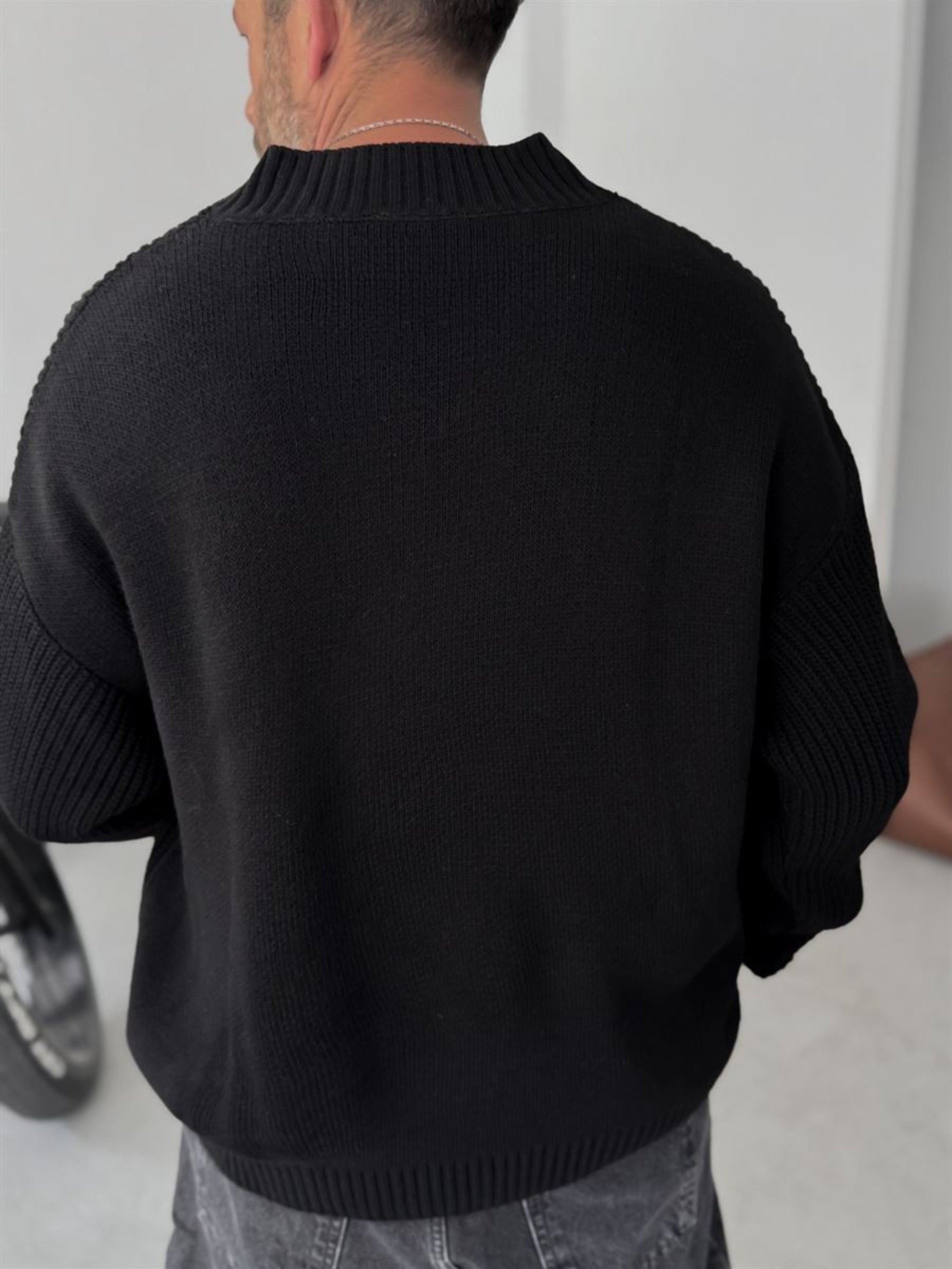 Premium Knitted V-Neck Sweater - Black