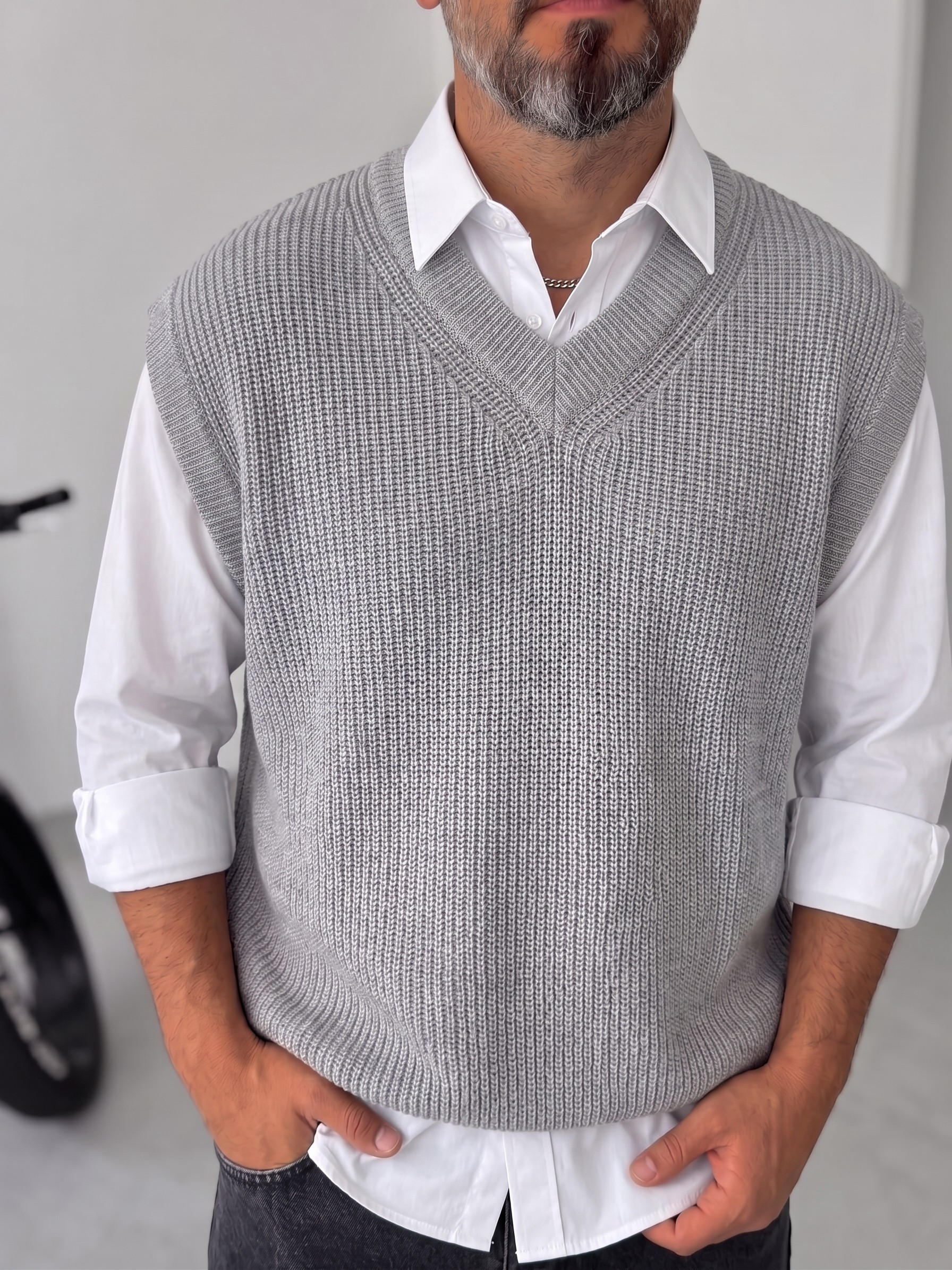 Grey Sleeveless Knit Vest – V-Neck