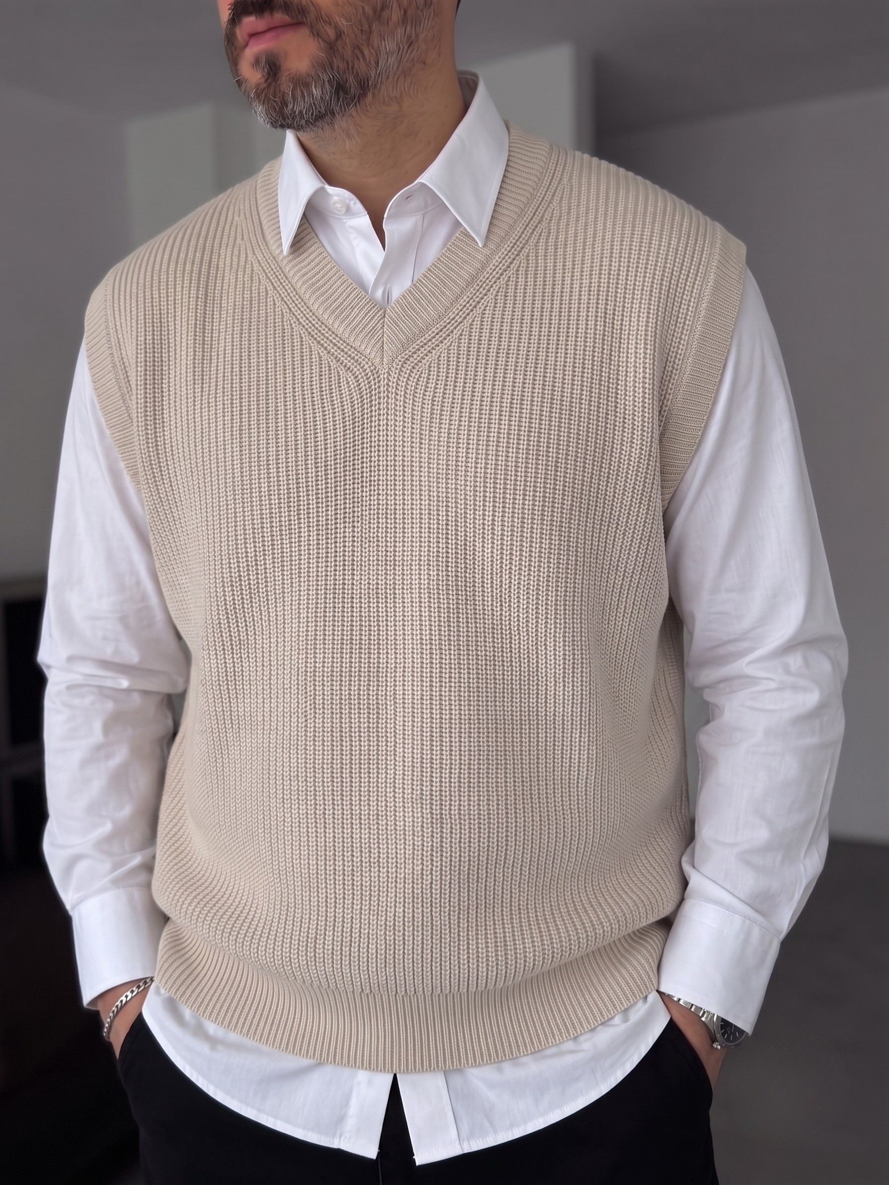 Beige Sleeveless Knit Vest – V-Neck