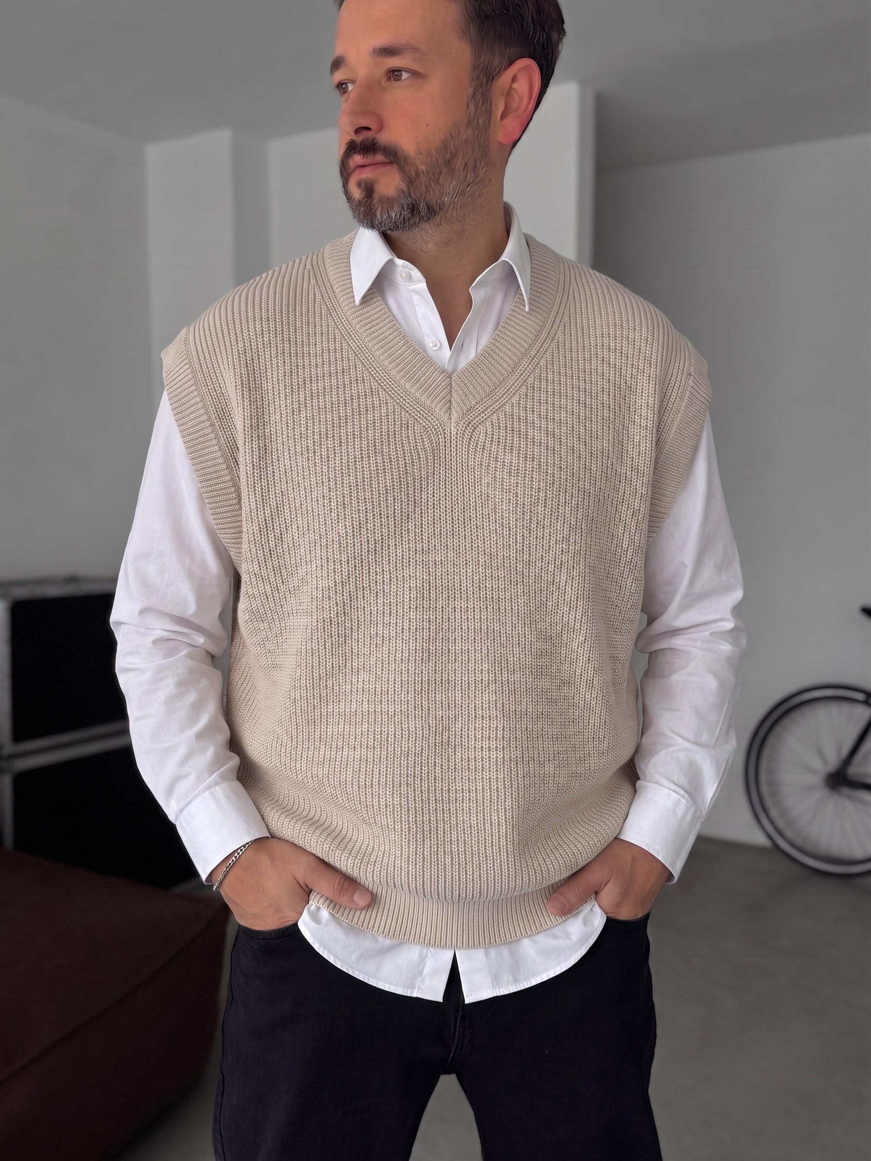 Beige Sleeveless Knit Vest – V-Neck