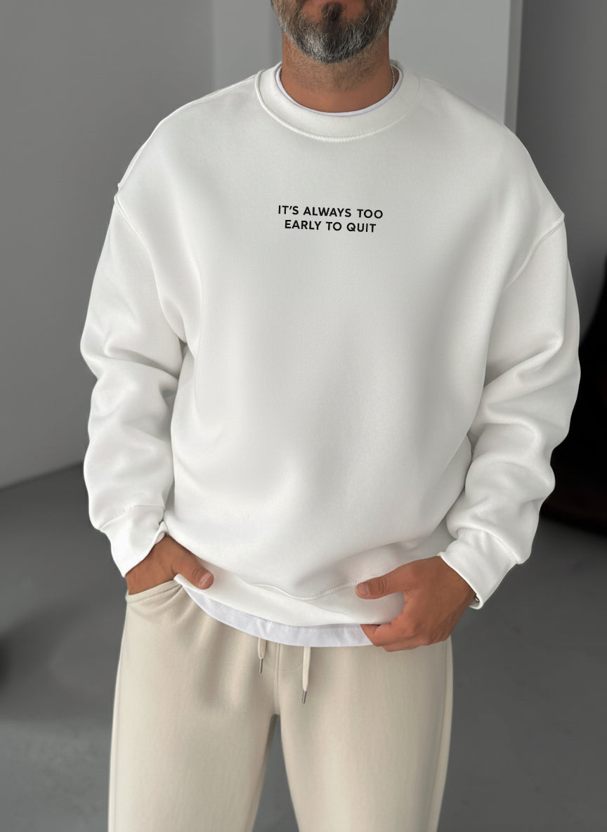 Never Quit Motivational Crewneck - White Broek