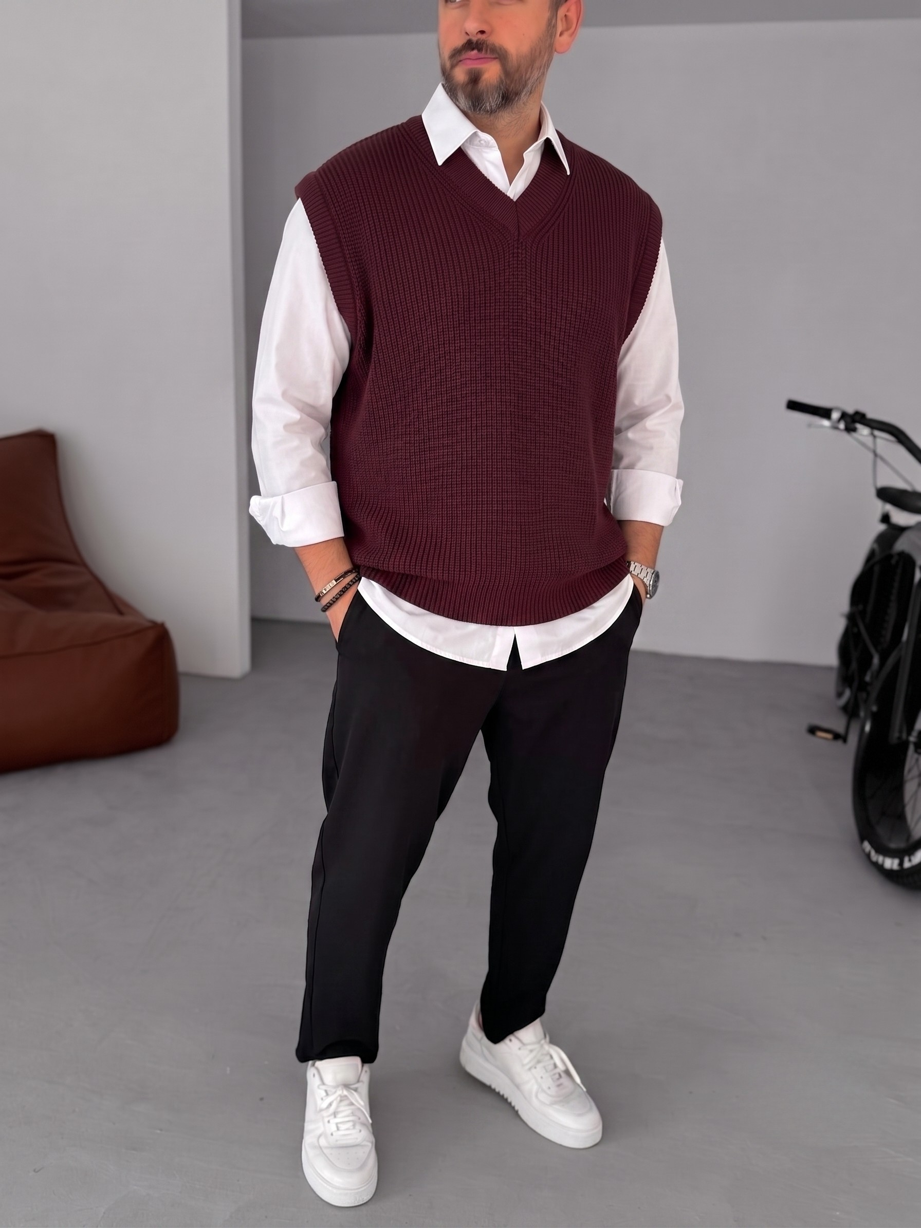Burgundy Sleeveless Knit Vest – V-Neck