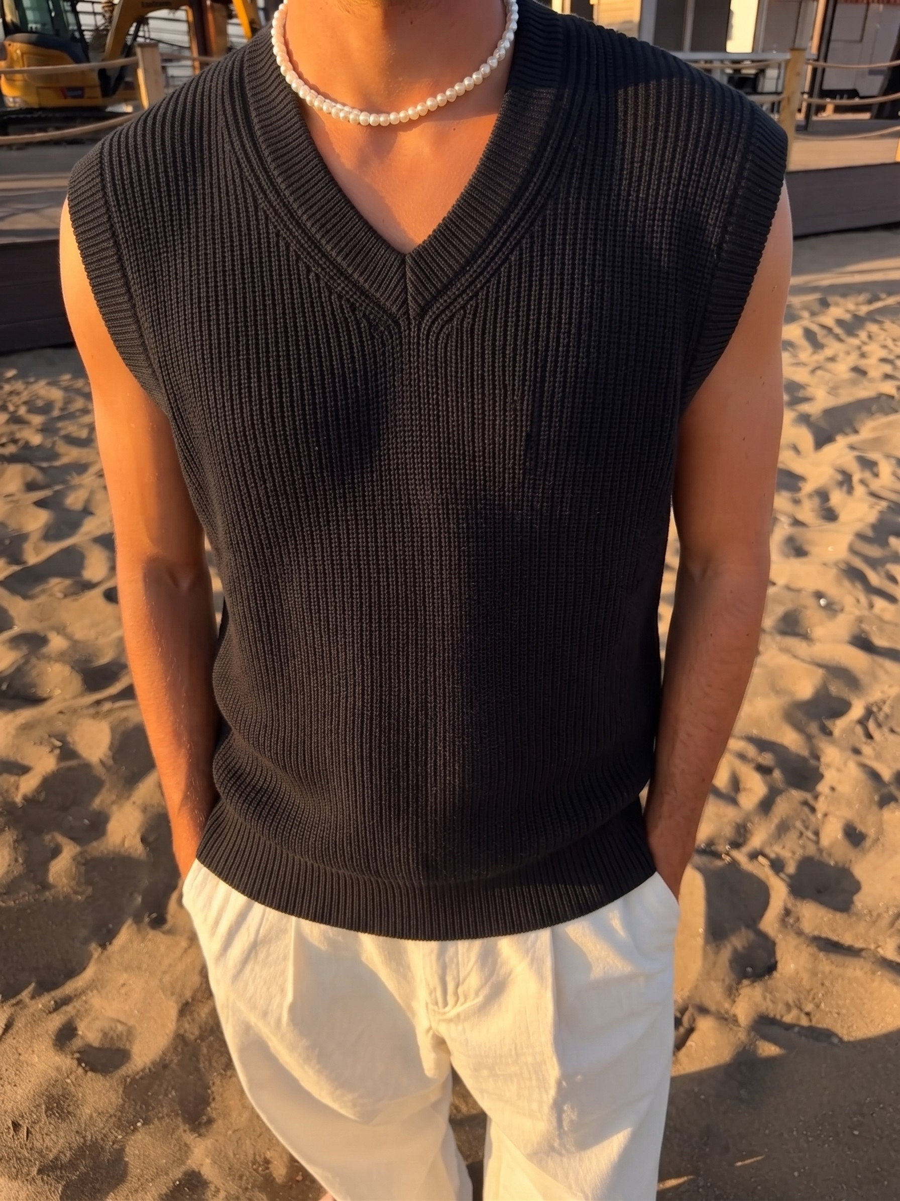 Black Sleeveless Knit Vest – V-Neck