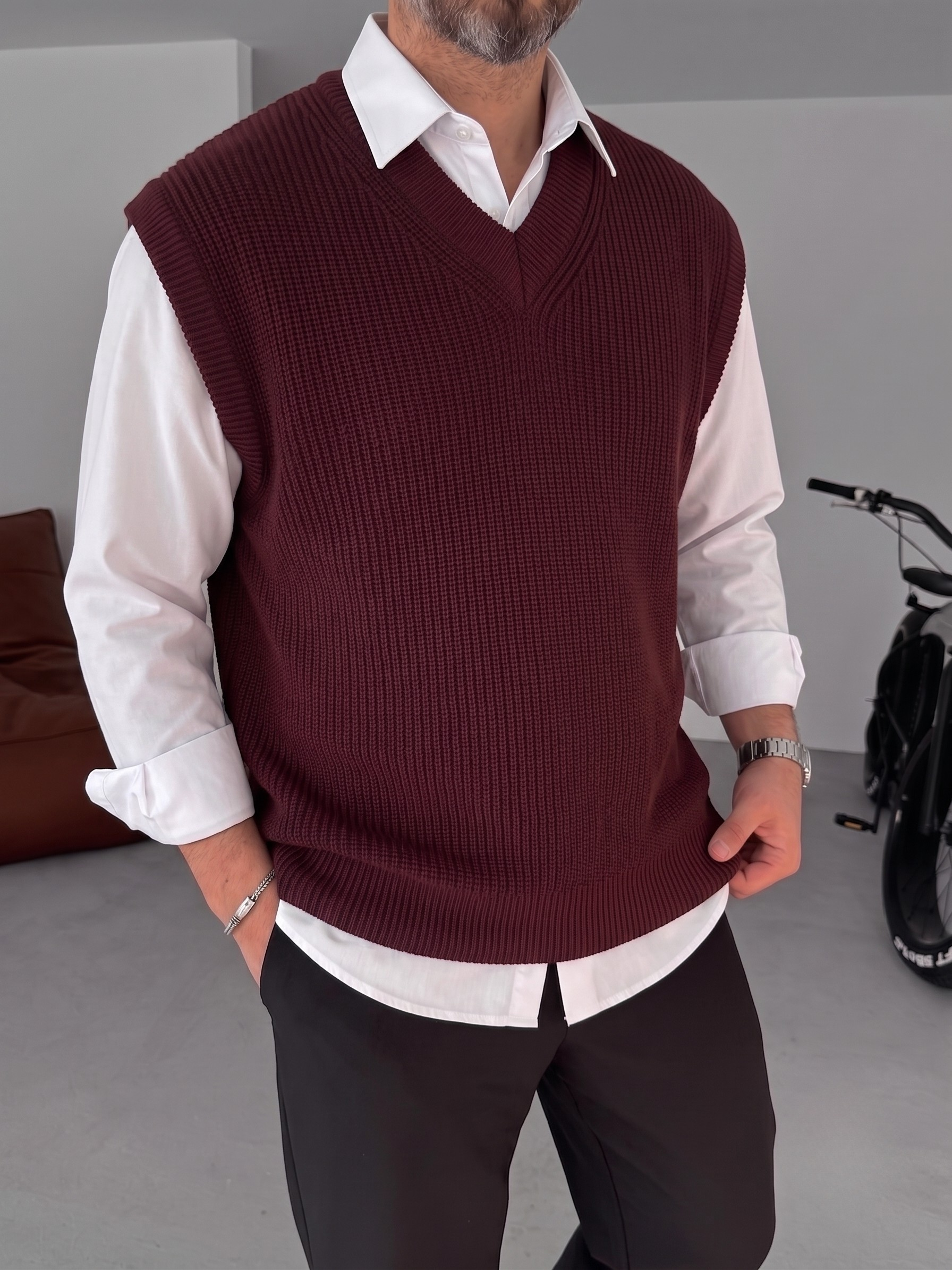 Burgundy Sleeveless Knit Vest – V-Neck