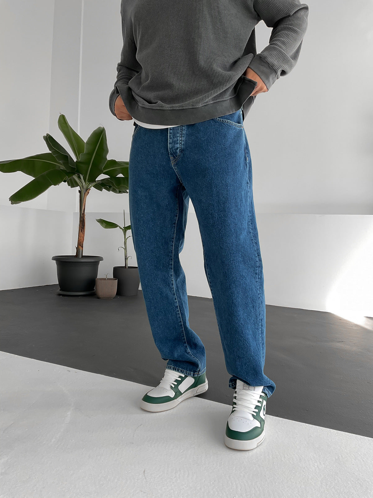Dark Washed Relaxed Fit Denim Jeans - Premium Style