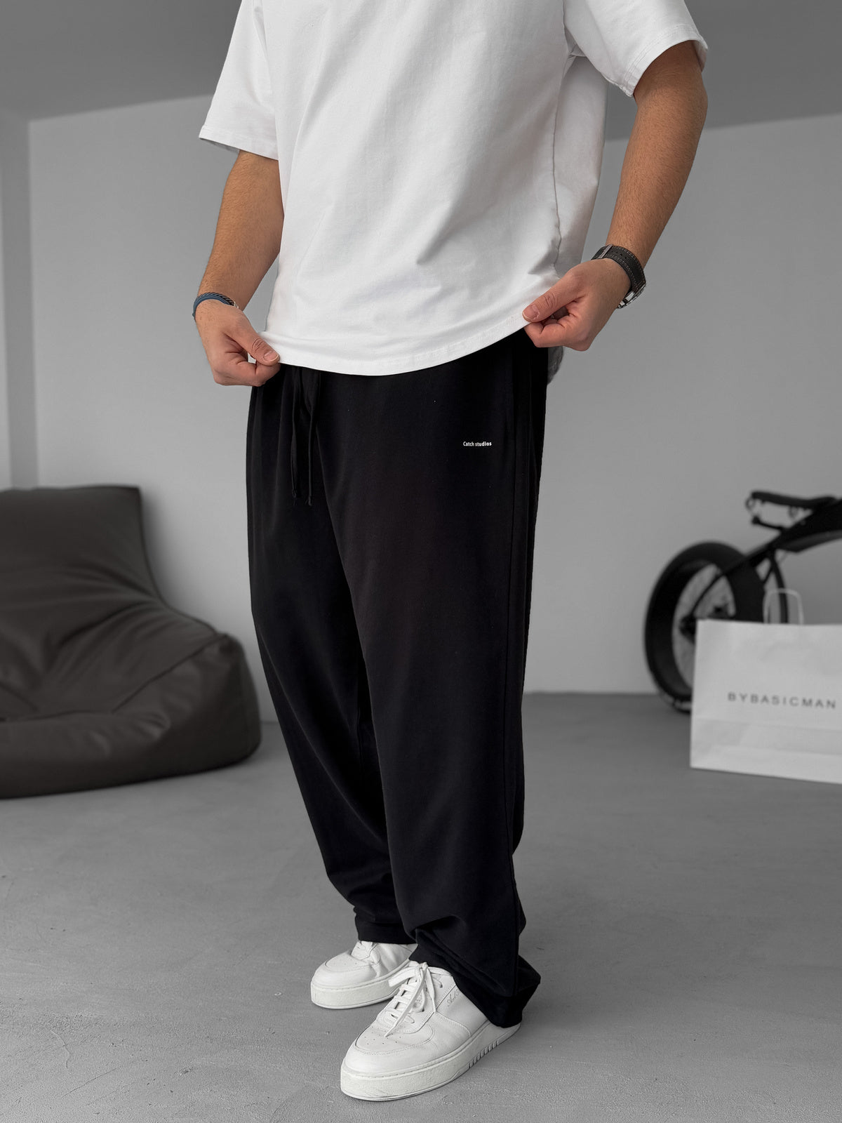 Black "Catch" Printed Summer Sweatpants