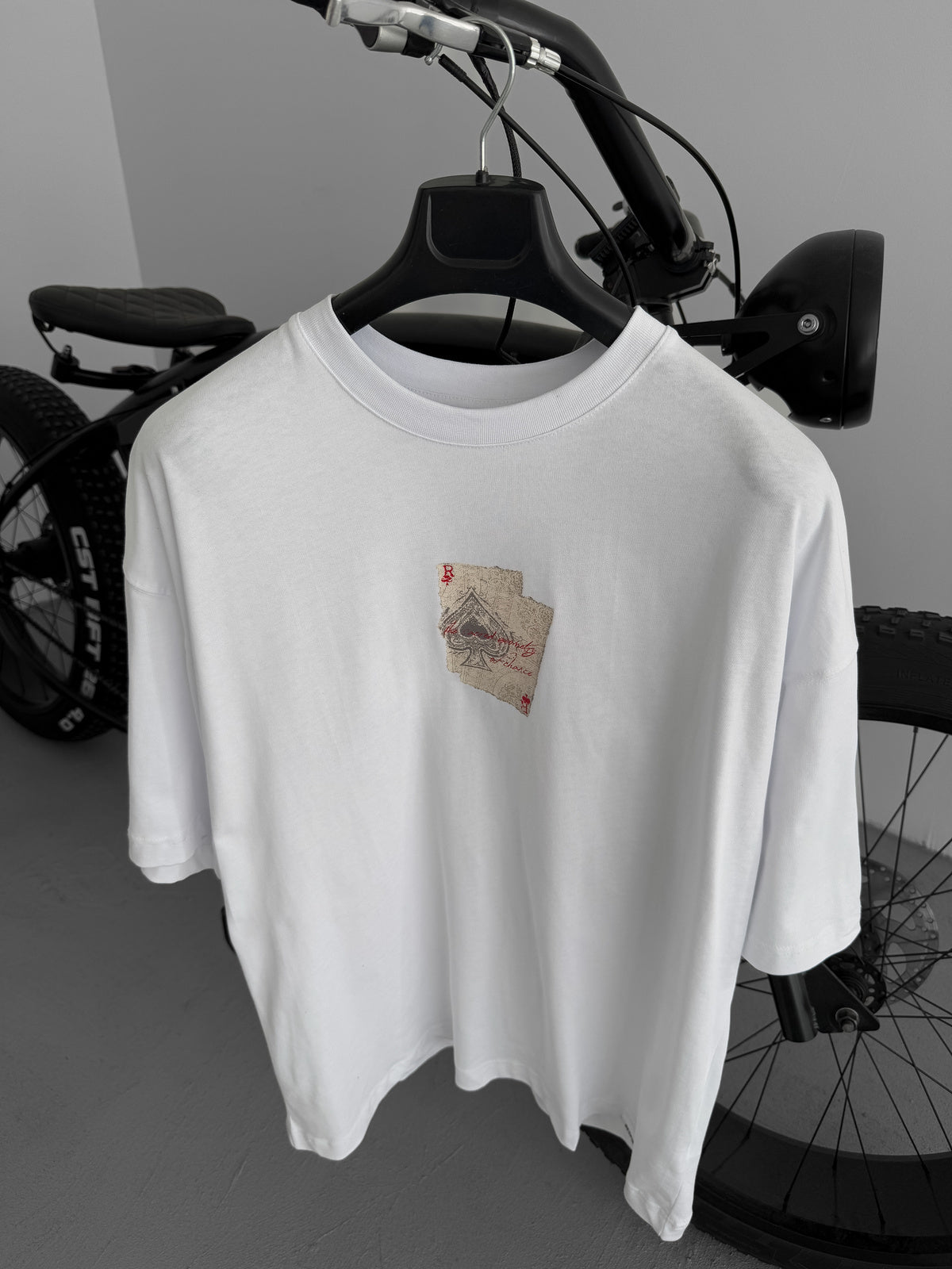 White "R of spades" printed Oversize T-Shirt