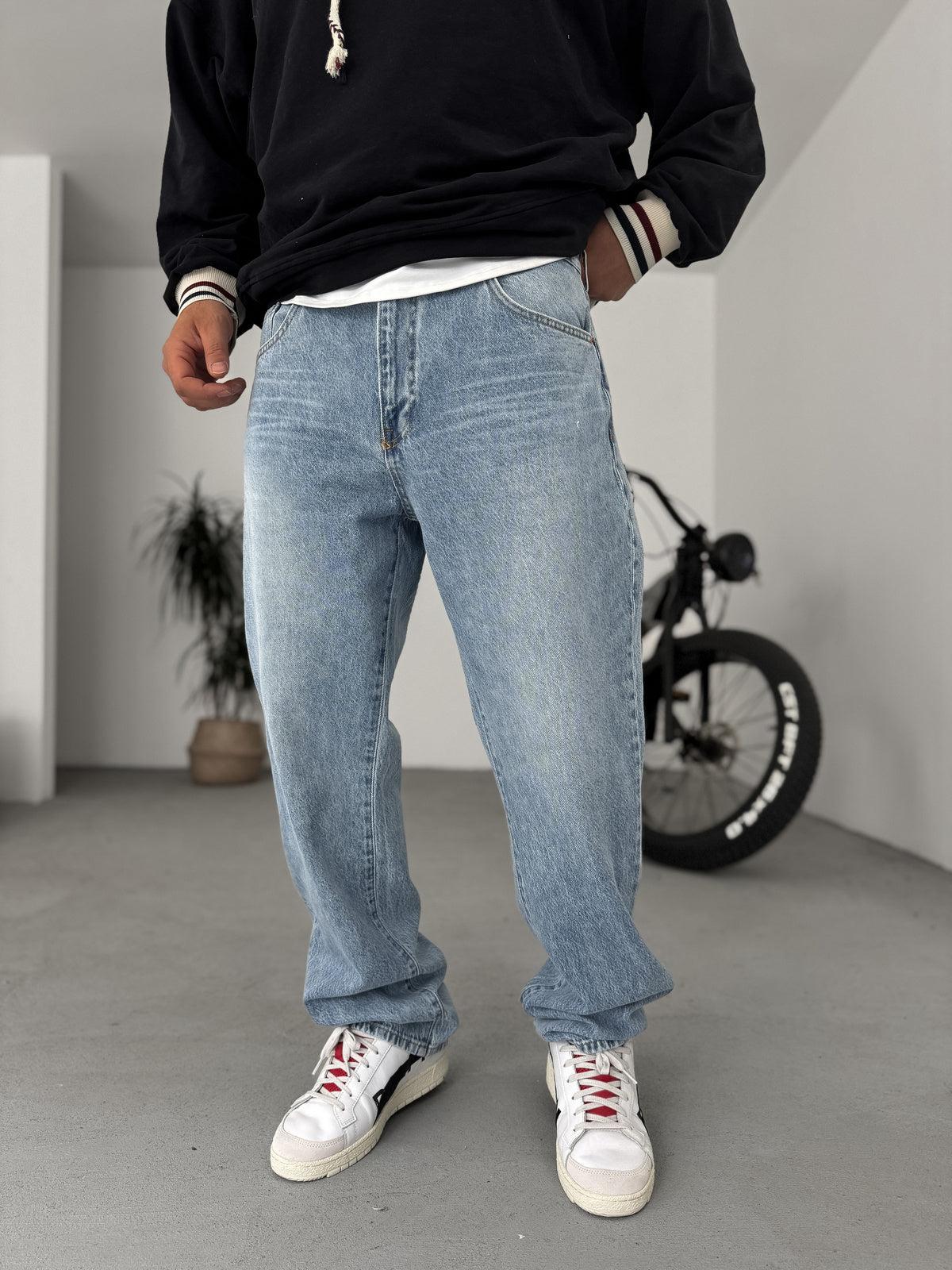 Light Blue Relaxed Fit Denim Jeans - Premium Comfort