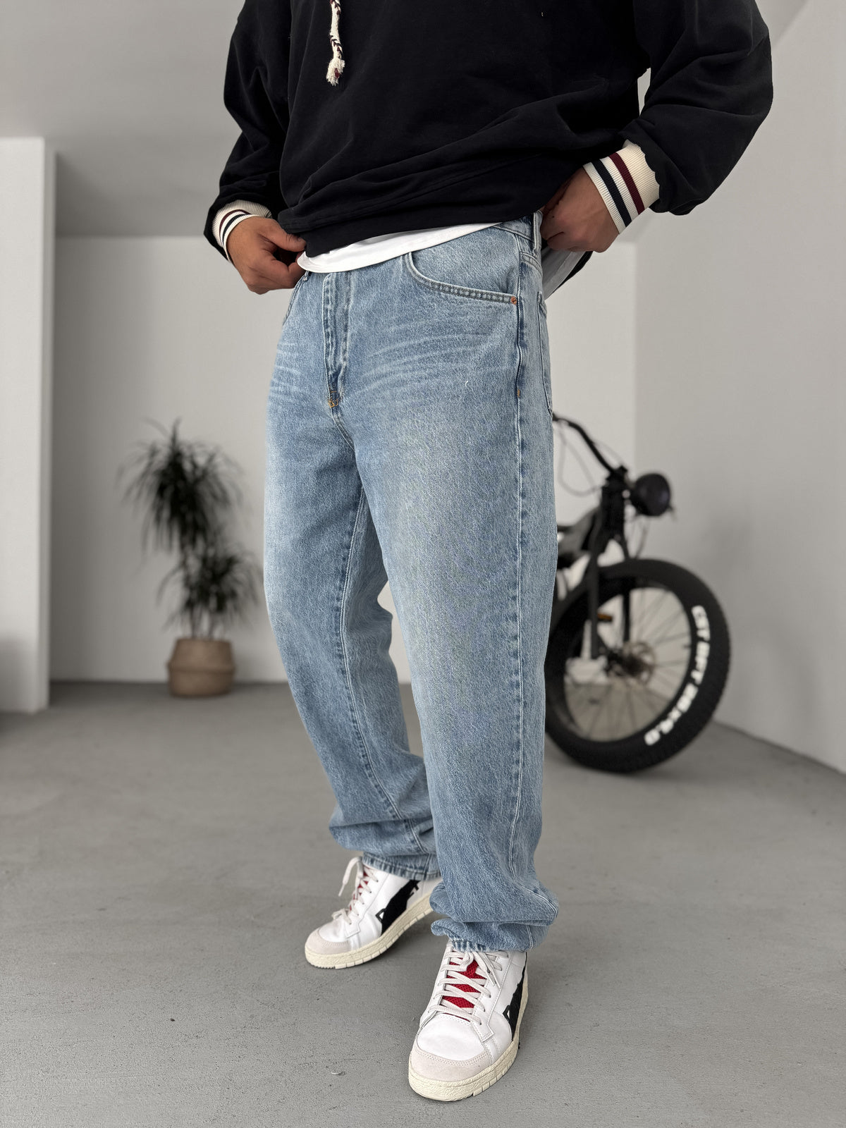 Light Blue Relaxed Fit Denim Jeans - Premium Comfort