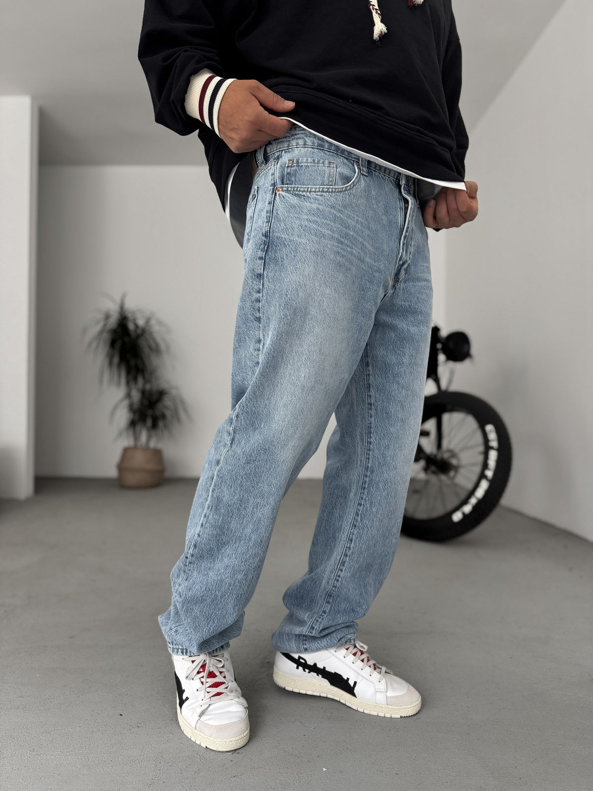 Light Blue Relaxed Fit Denim Jeans - Premium Comfort