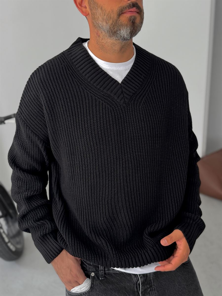 Premium Knitted V-Neck Sweater - Black