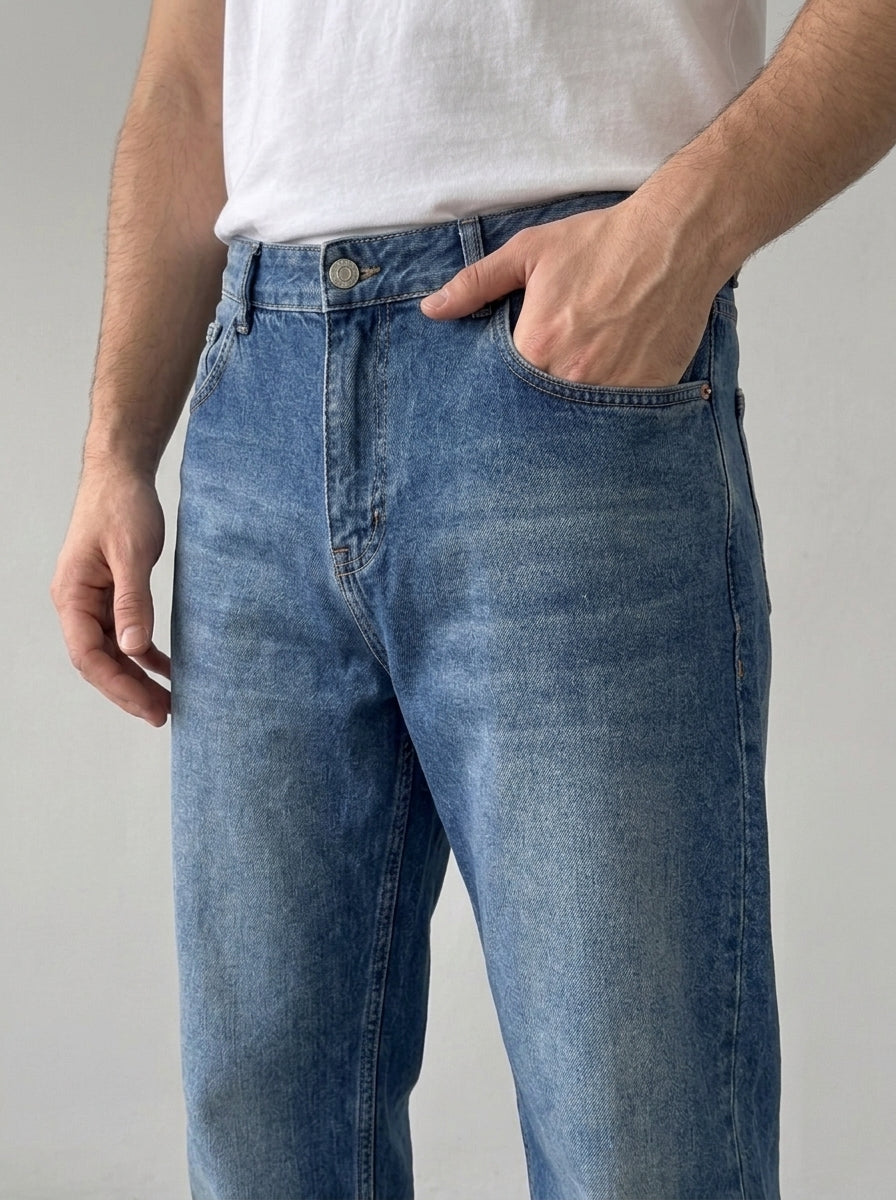 BROEK dark blue relaxed fit jeans — denim wash and pocket detail