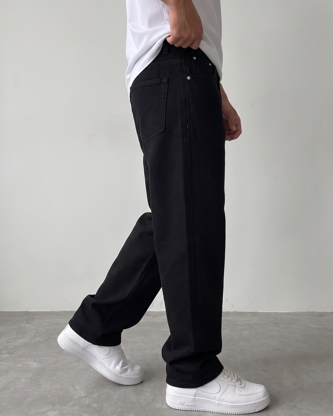 BROEK jet black relaxed fit denim jeans - side view