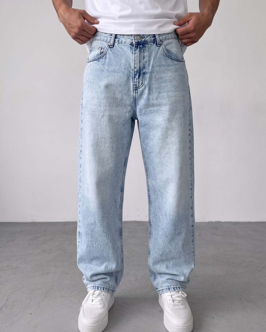 BROEK light blue relaxed fit denim jeans - front view