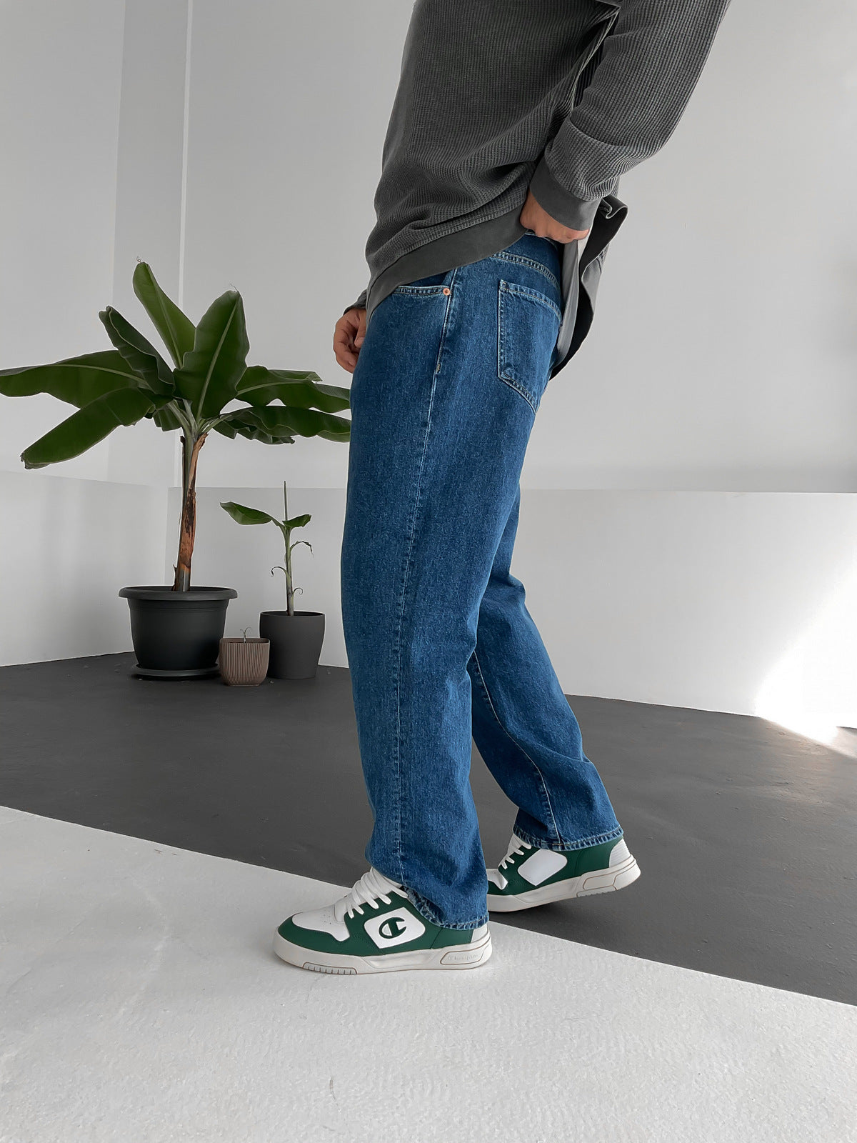 Dark Washed Relaxed Fit Denim Jeans - Premium Style