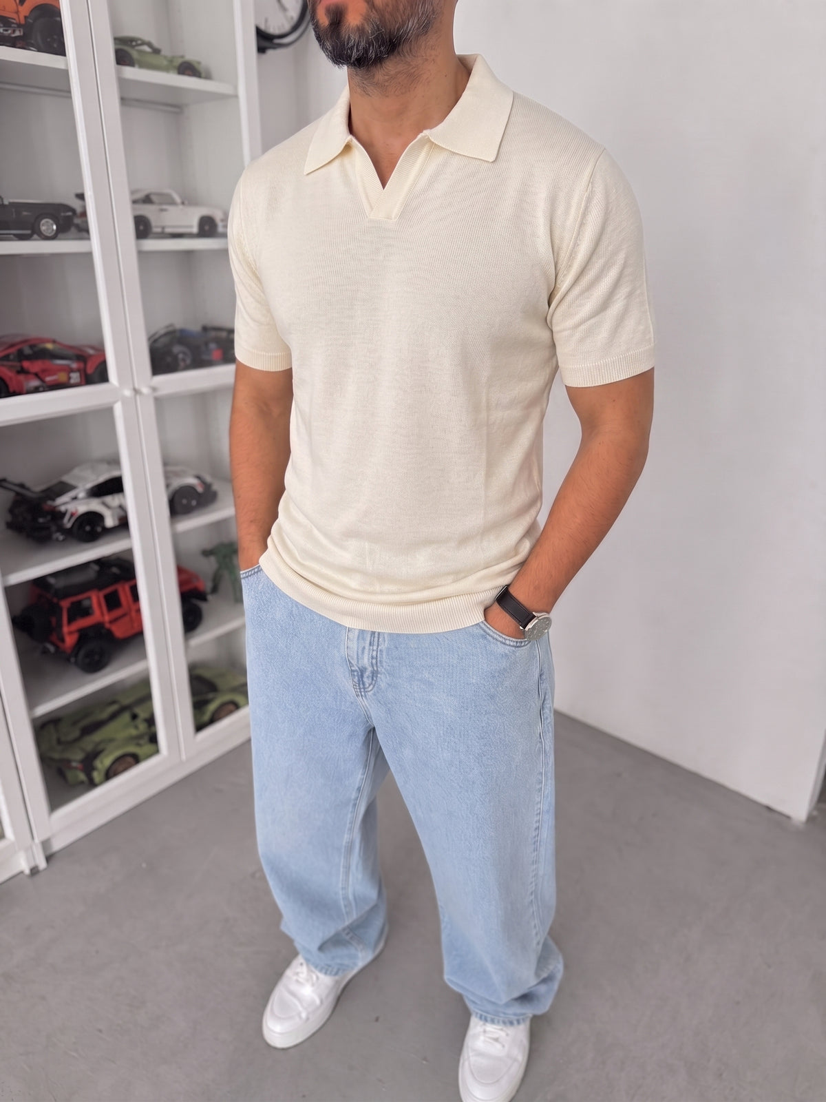 Men's beige knitted polo T-shirt — full outfit view