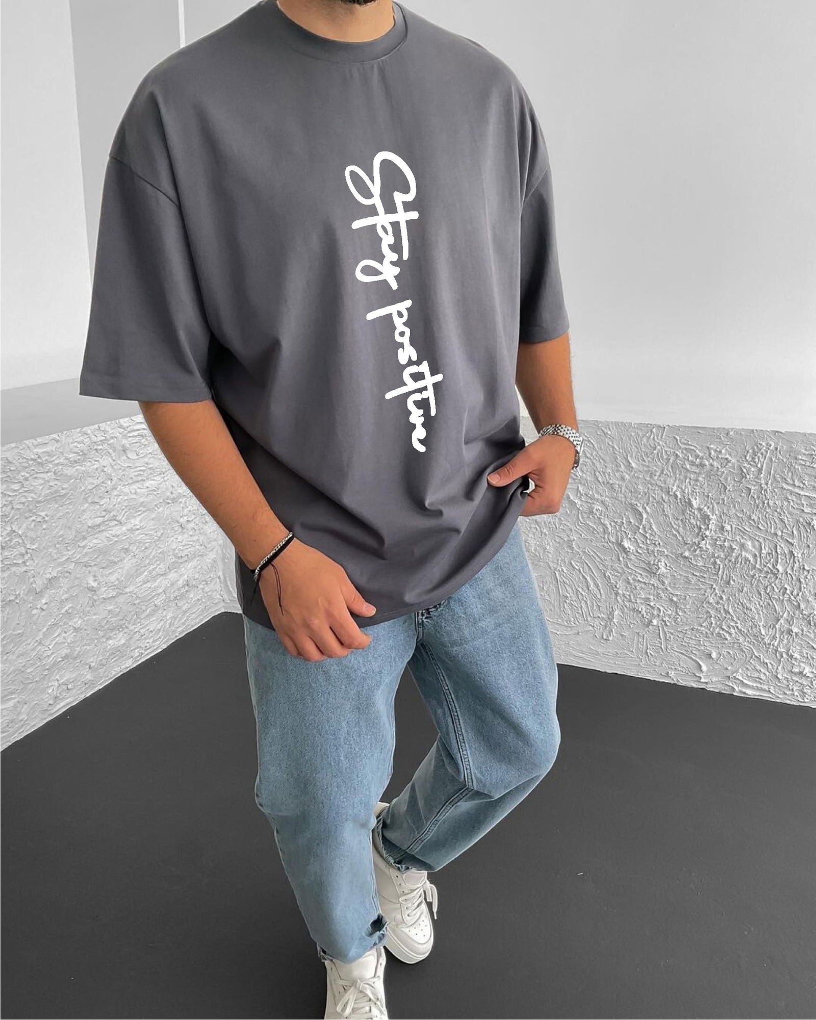 Smoked "Stay Positive" Printed Oversize T-Shirt - Broek