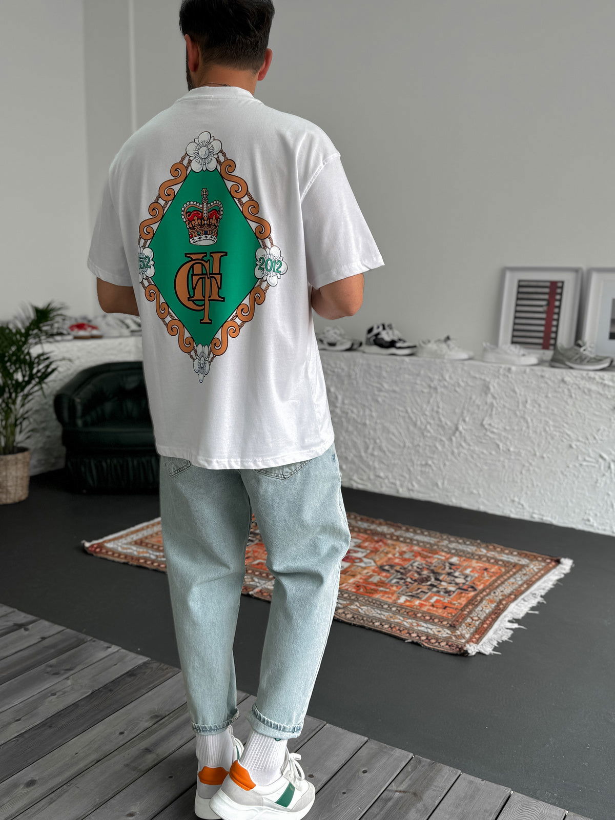 White "Coat Of Arms" Printed Oversize T-Shirt - Broek