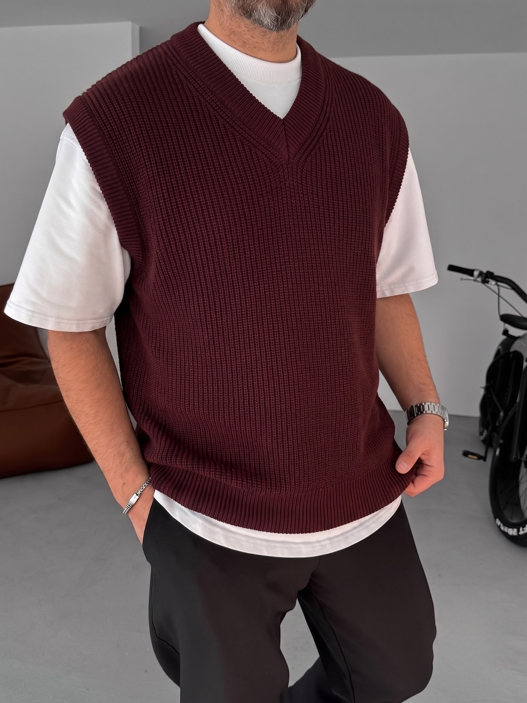 Burgundy Sleeveless Knit Vest – V-Neck