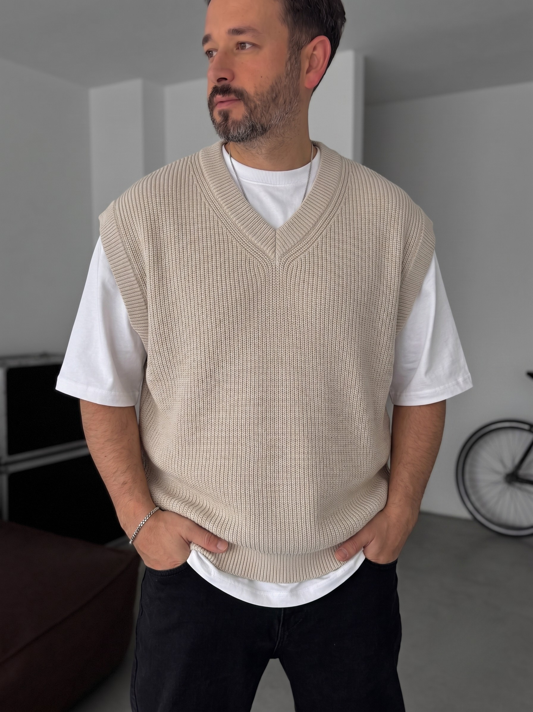 Beige Sleeveless Knit Vest – V-Neck