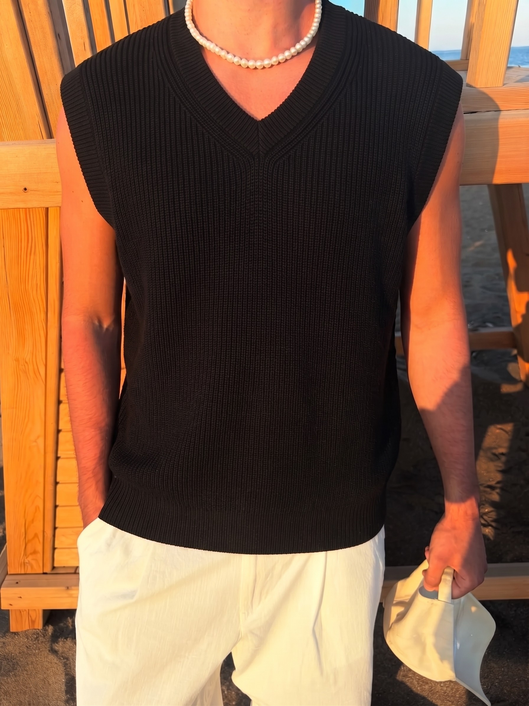 Black Sleeveless Knit Vest – V-Neck