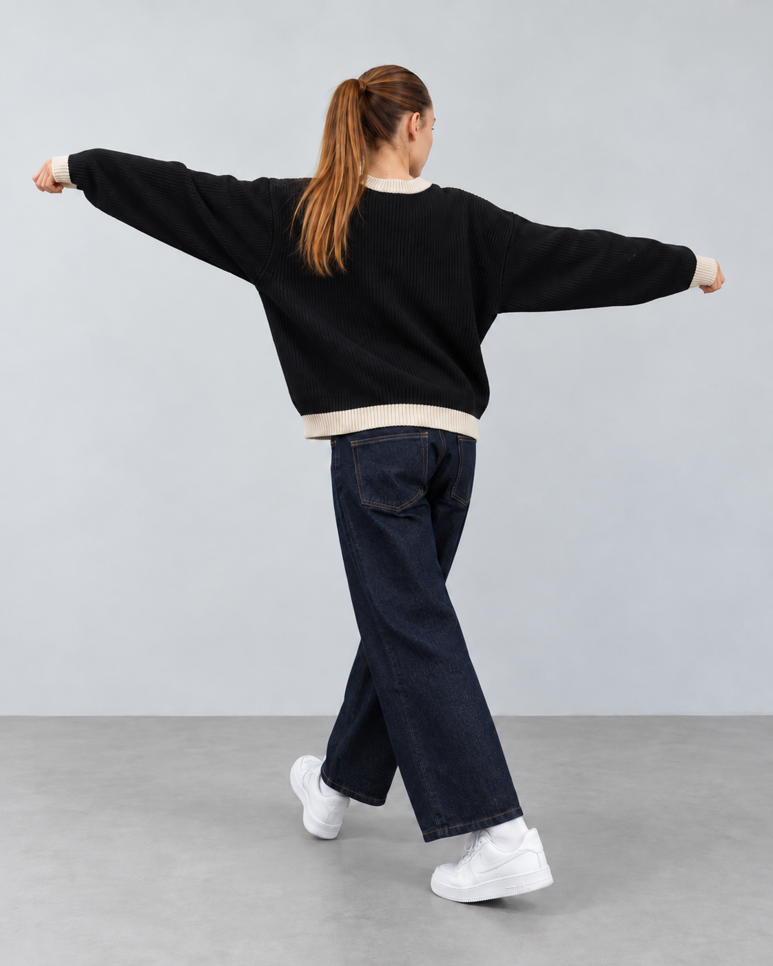 BROEK black contrast-trim knit sweater - female back