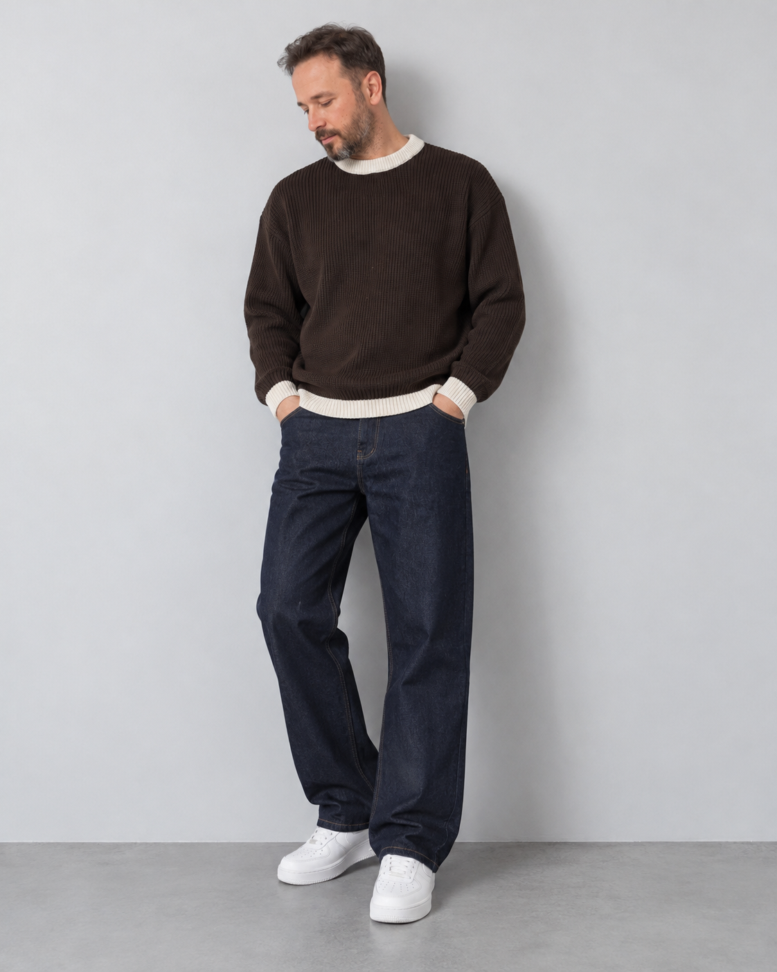 BROEK brown contrast-trim knit sweater - male full front
