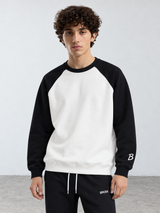 BROEK Colorblock Raglan Crewneck – White / Black — كادر ¾ أمامي — السويتشيرت