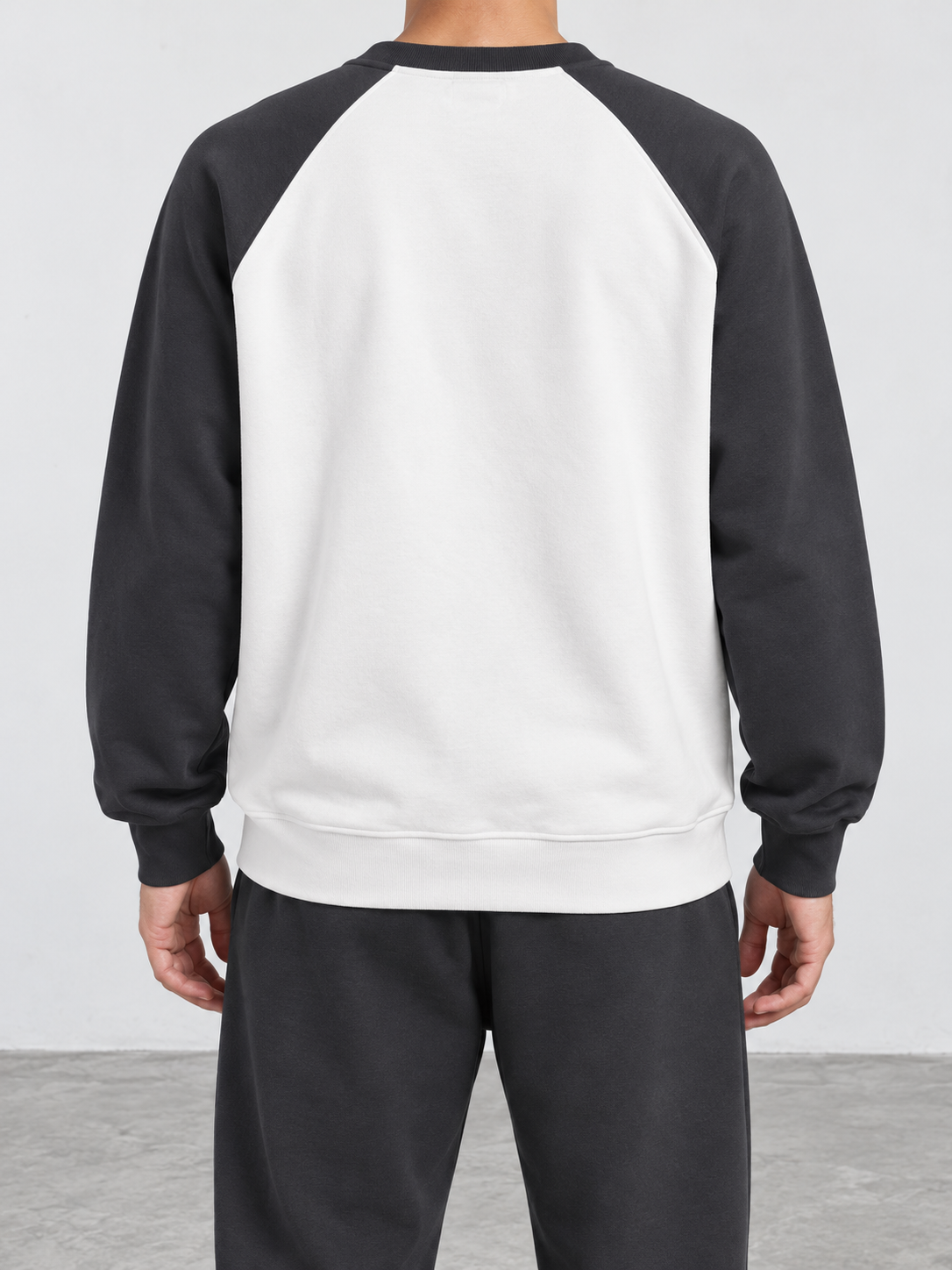 BROEK Colorblock Raglan Crewneck – White / Charcoal — كادر خلفي — السويتشيرت