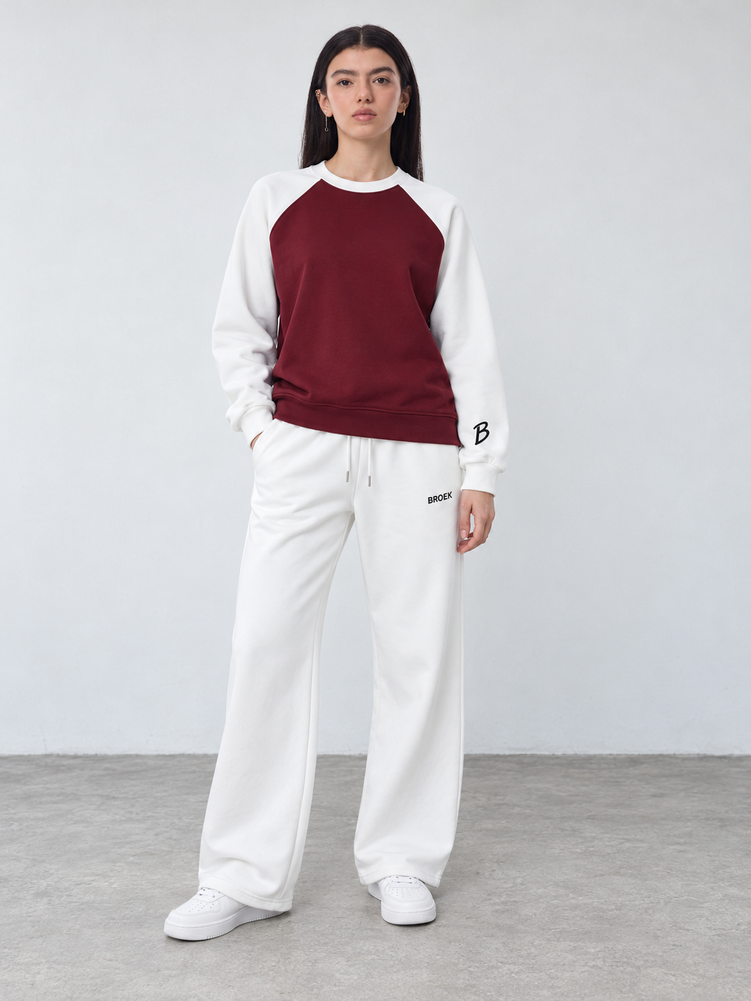 BROEK Relaxed Sweatpants – Off-White — الأوتفيت كامل — بنت