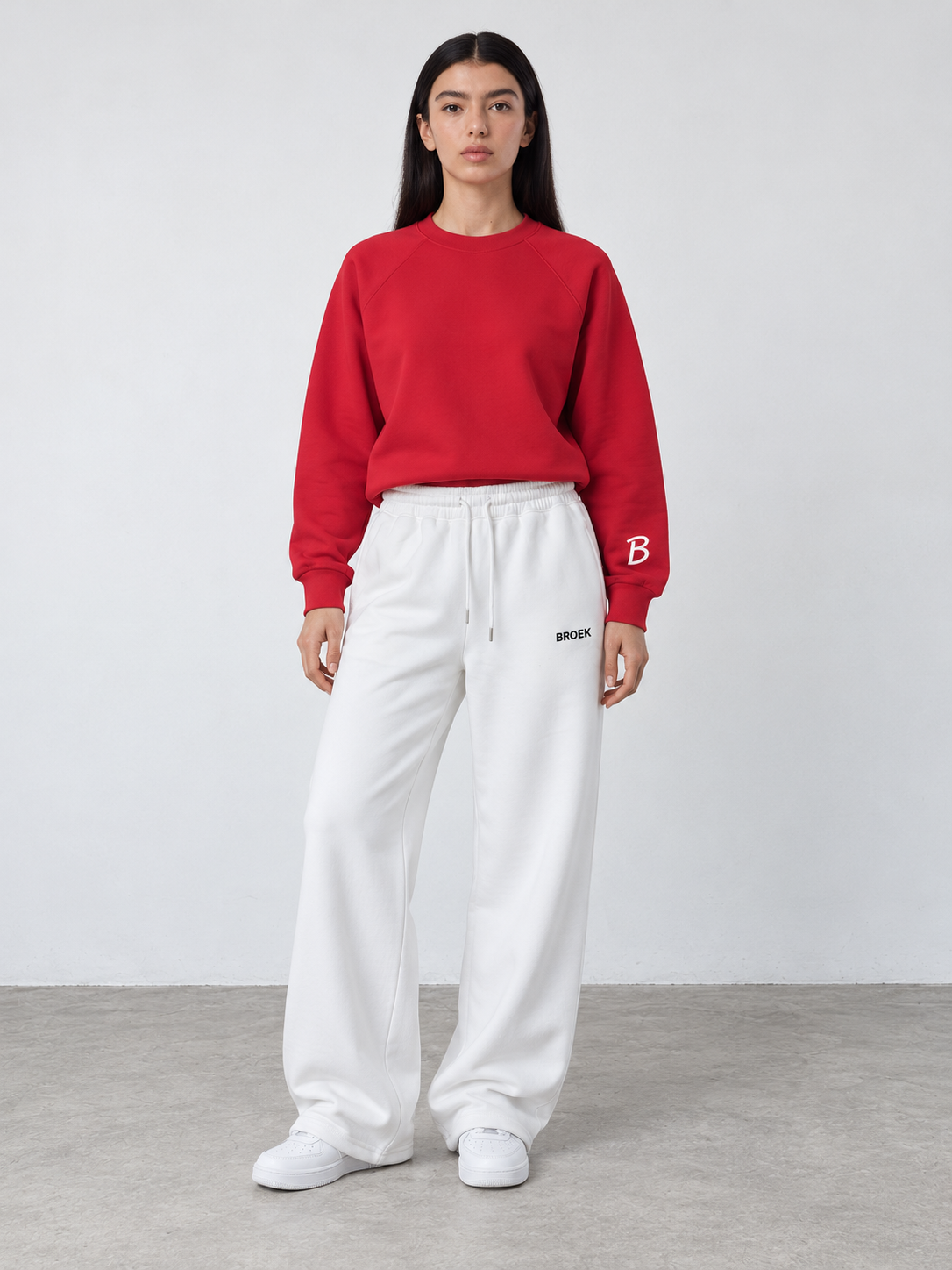 BROEK Relaxed Sweatpants – Off-White — أوتفيت مشترك SET 06 — بنت