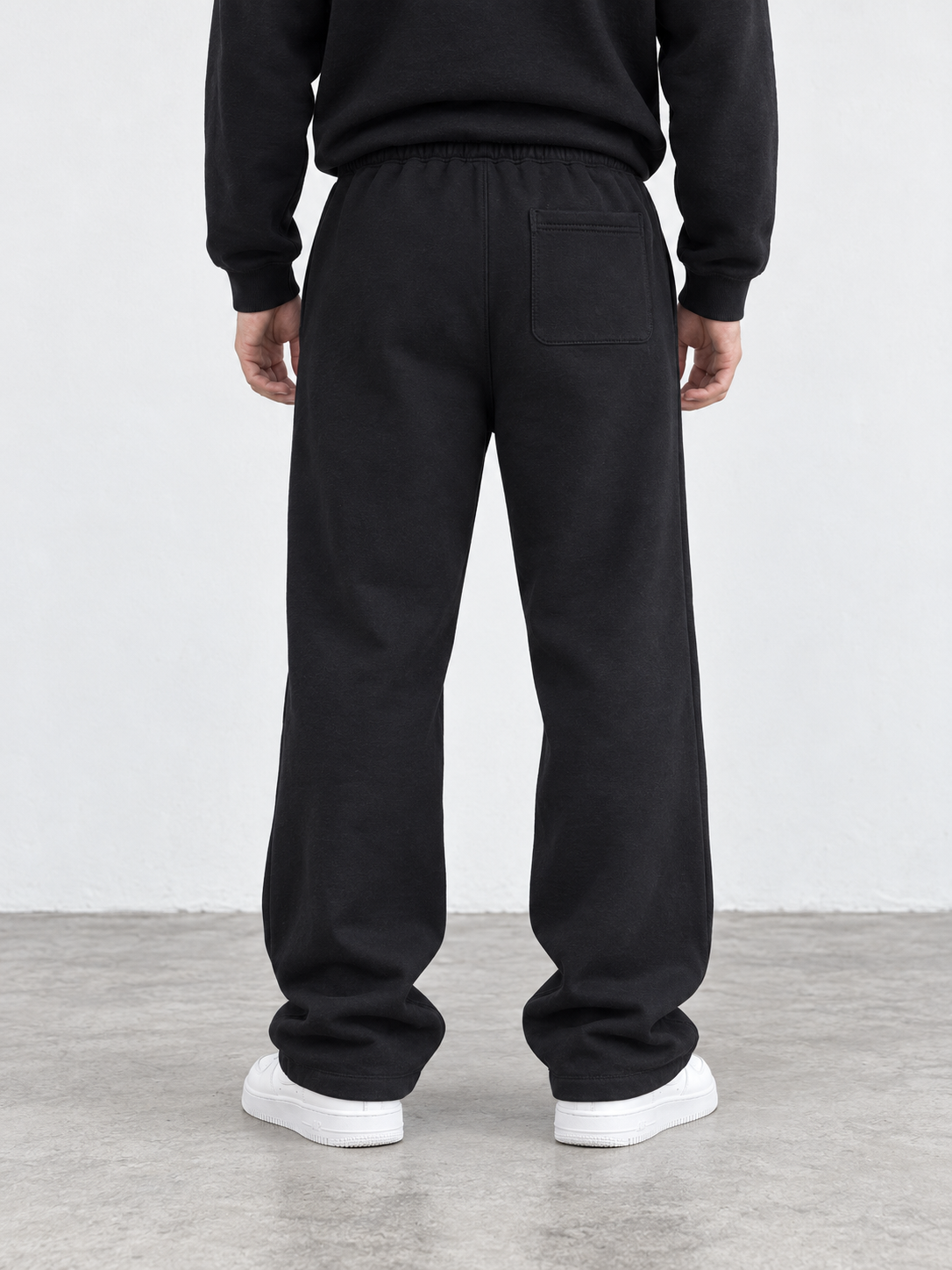 BROEK Relaxed Sweatpants – Black — ظهر البنطلون