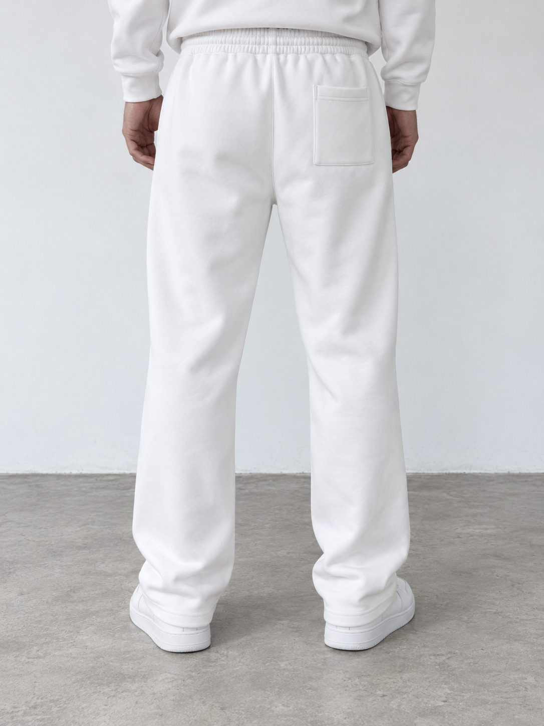 BROEK Relaxed Sweatpants – Off-White — ظهر البنطلون