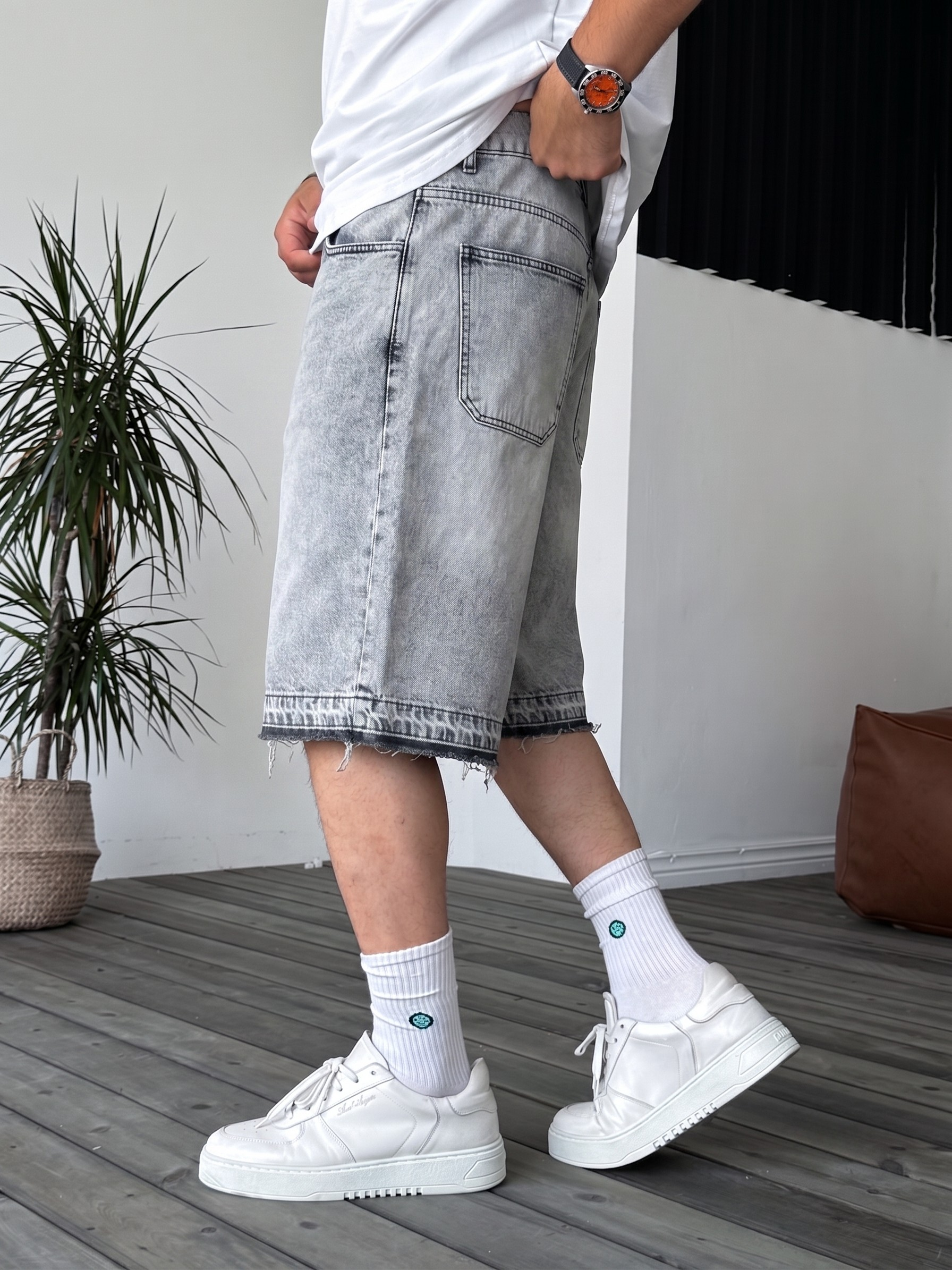 Grey Wash Unfinished Hem Denim Shorts