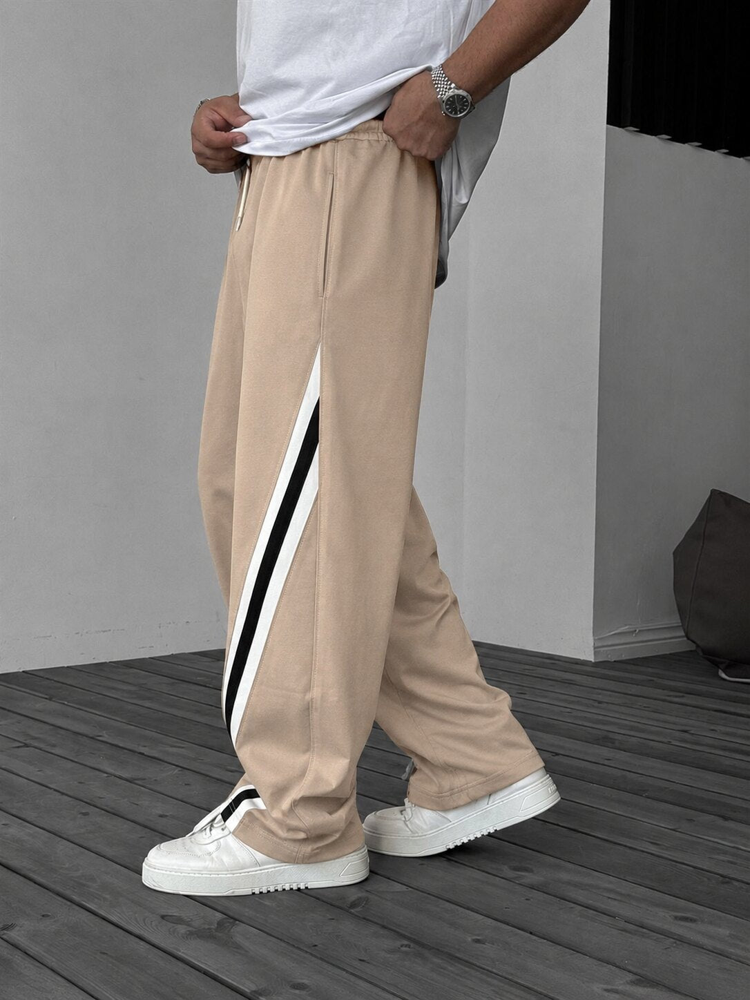 Contrast Stripe Relaxed Pants – Beige side view