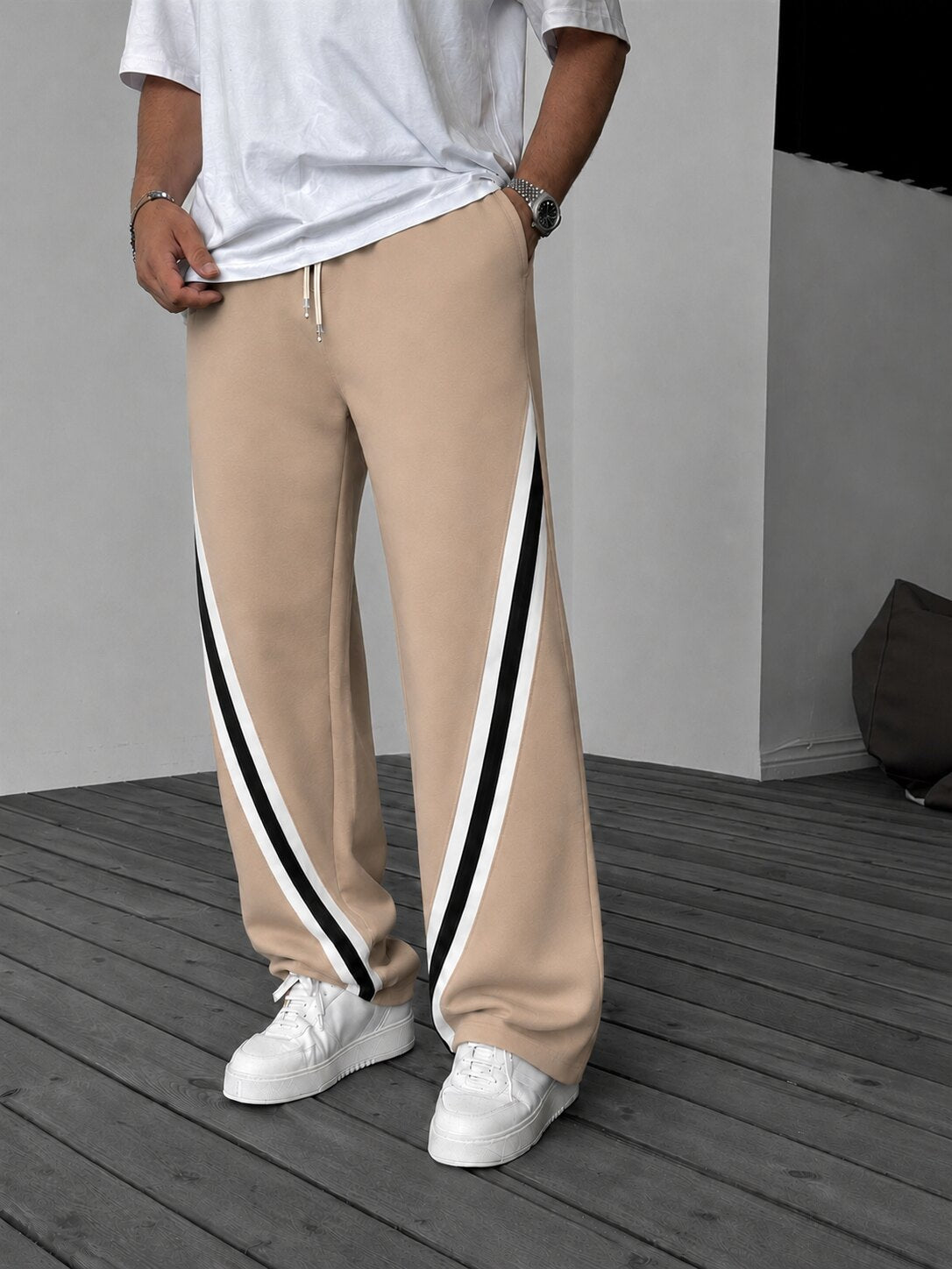 Contrast Stripe Relaxed Pants – Beige full front view
