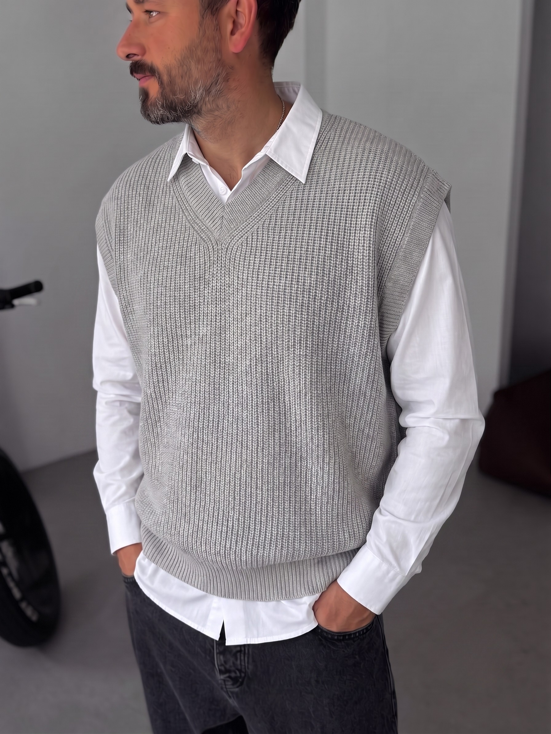 Grey Sleeveless Knit Vest – V-Neck