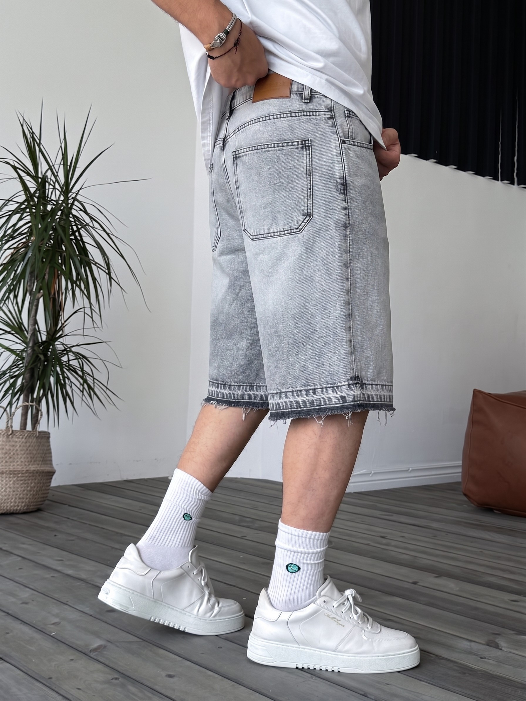Grey Wash Unfinished Hem Denim Shorts