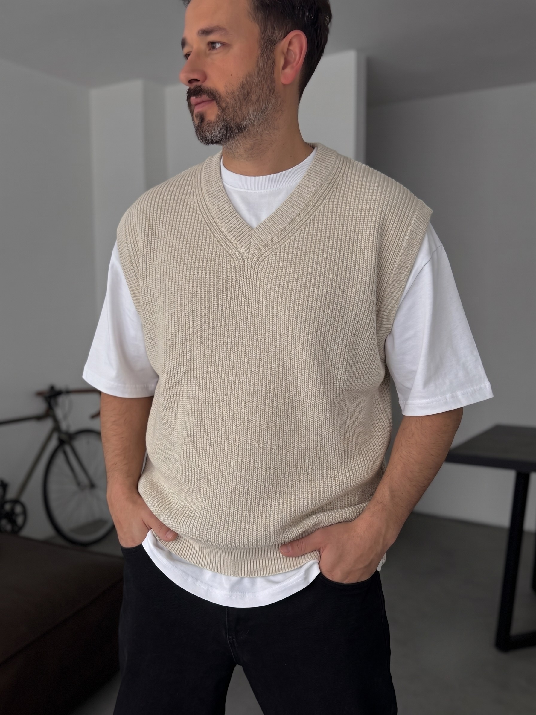 Beige Sleeveless Knit Vest – V-Neck