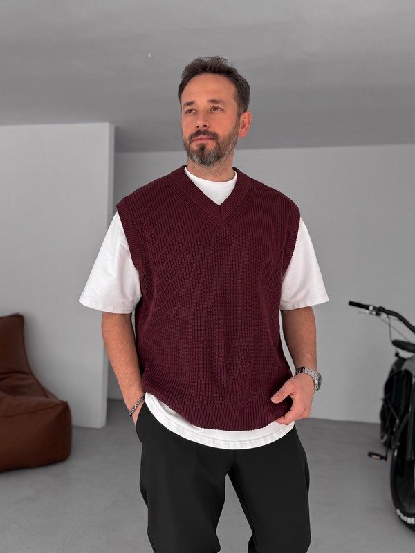 Burgundy Sleeveless Knit Vest – V-Neck