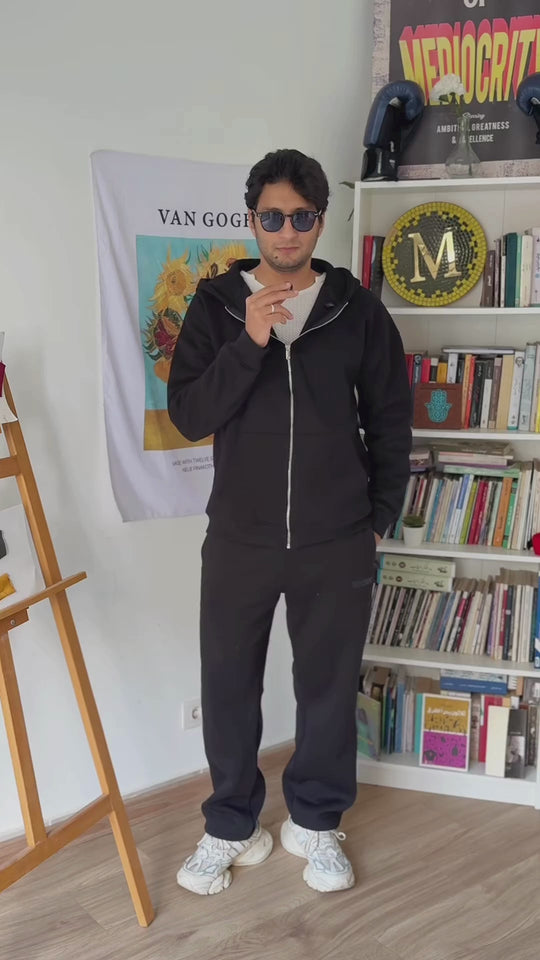 The zip-up set