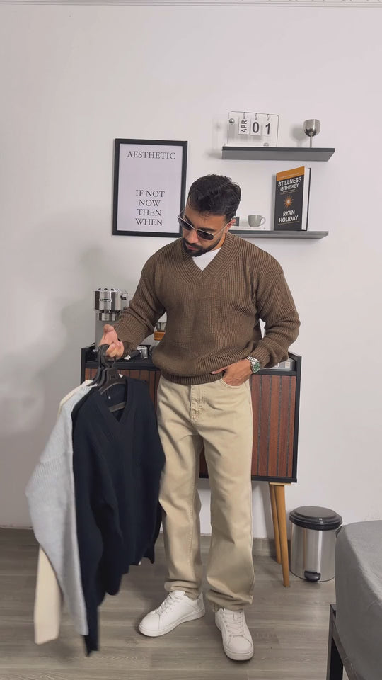 The V-neck knit