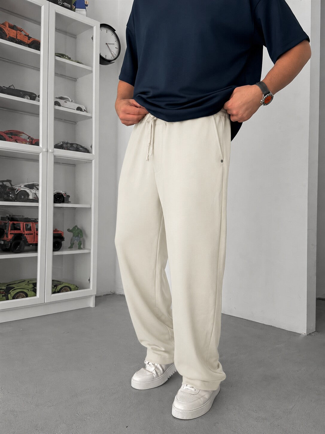 Soft Wide-Leg Pants – Off White front view